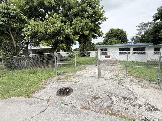 1421 NW Avenue D, Belle Glade FL 33430