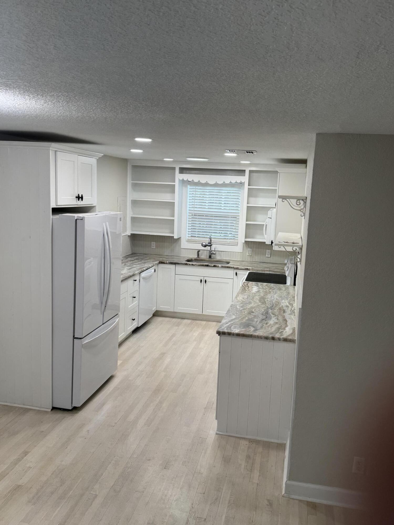 176 E 24TH, Riviera Beach FL 33404