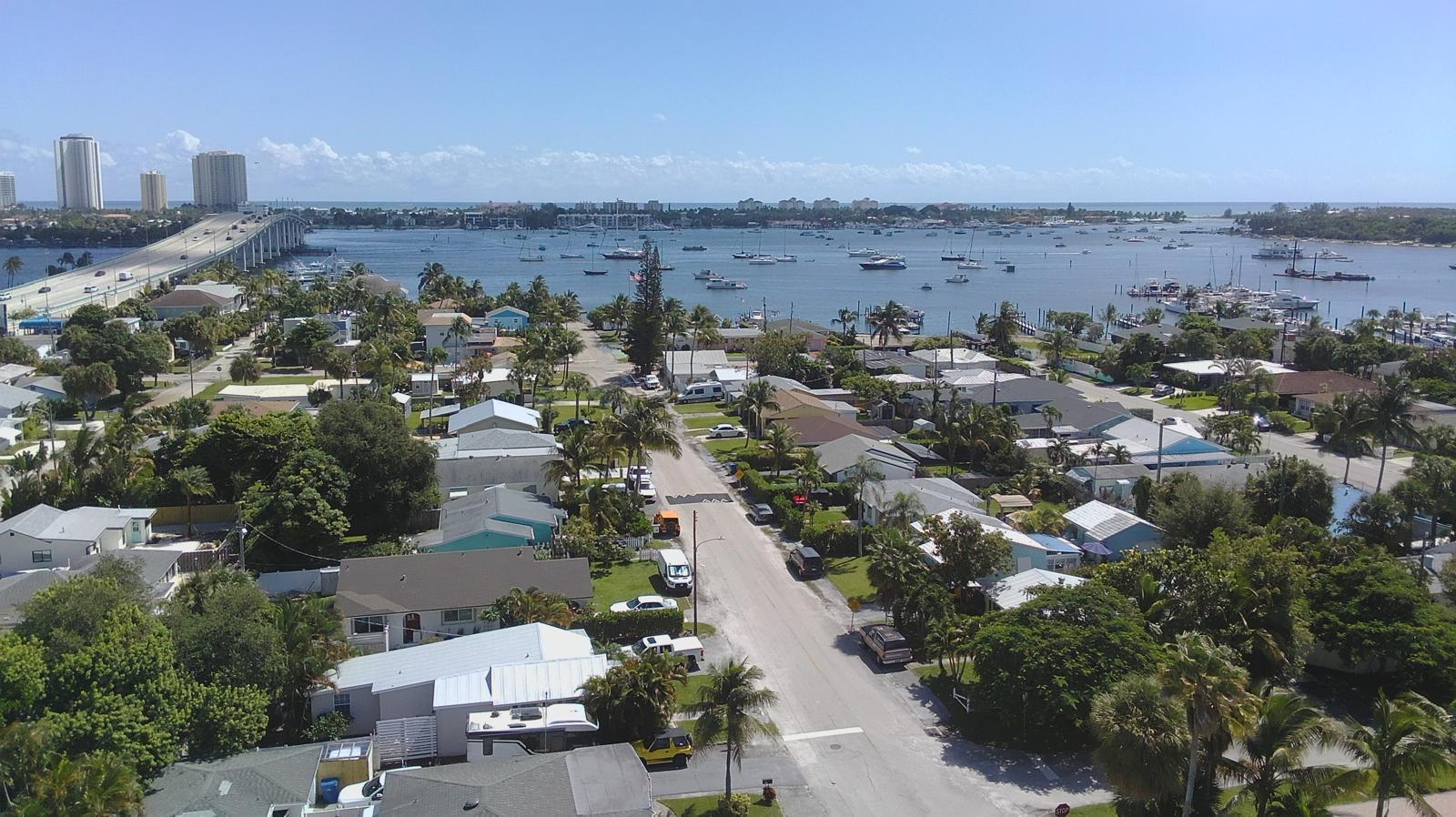 176 E 24TH, Riviera Beach FL 33404