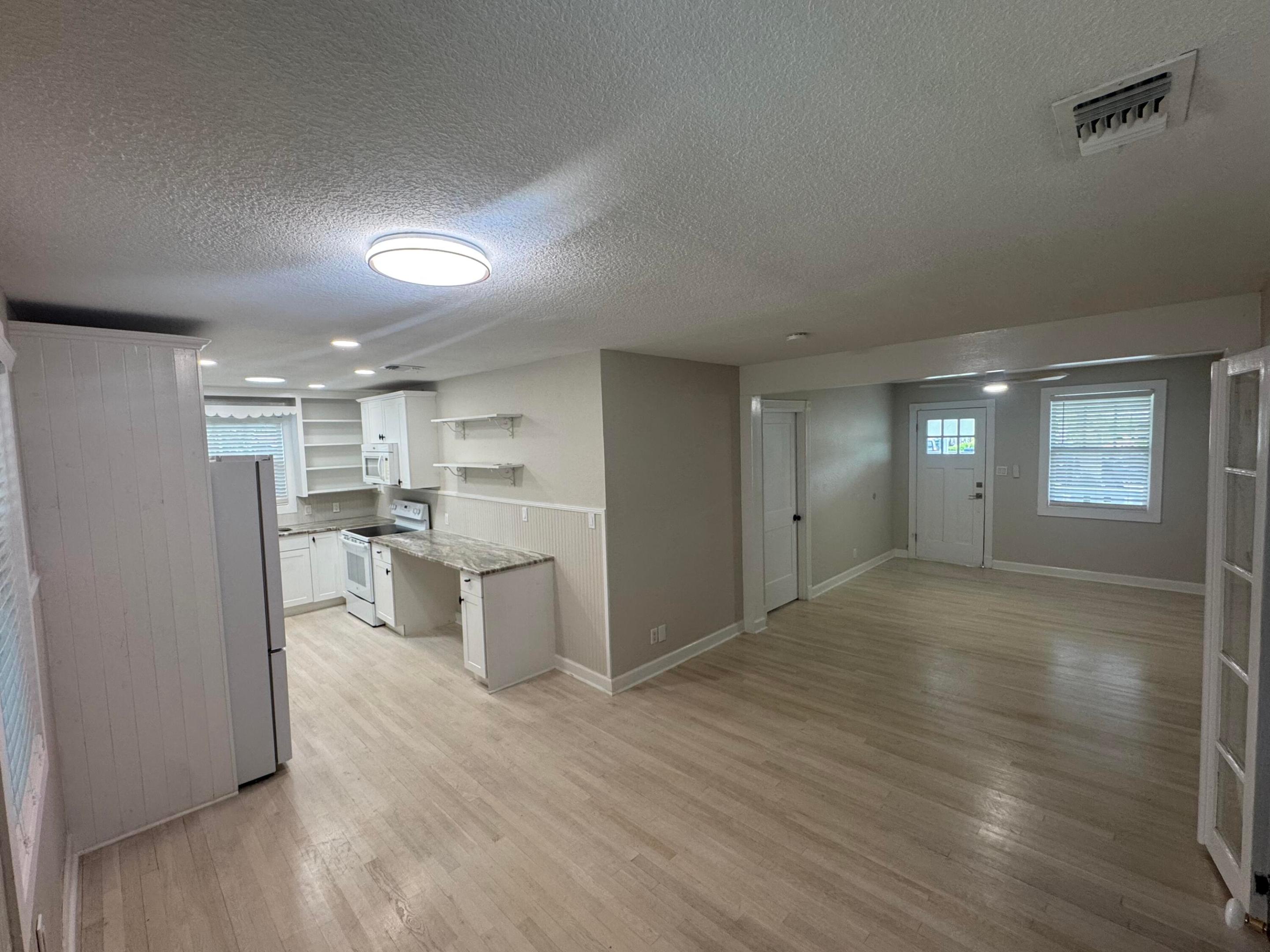 176 E 24TH, Riviera Beach FL 33404