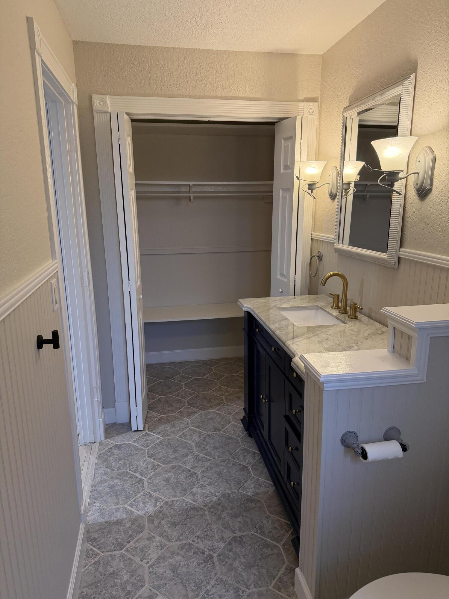176 E 24TH, Riviera Beach FL 33404