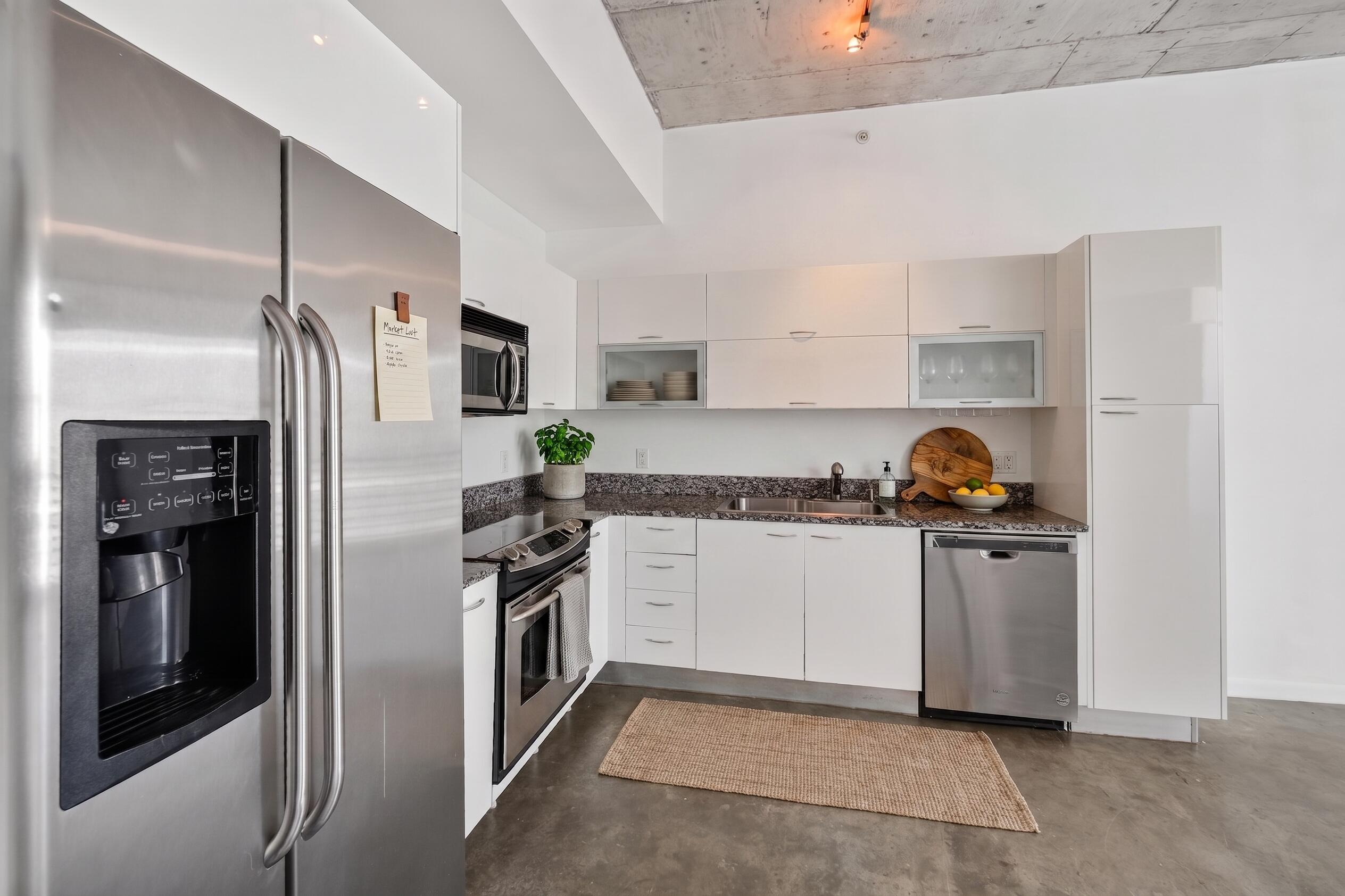 133 NE 2nd #1408, Miami FL 33132
