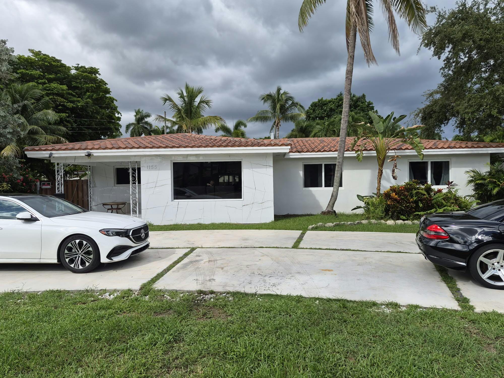 1155 BUCHANAN, Hollywood FL 33019