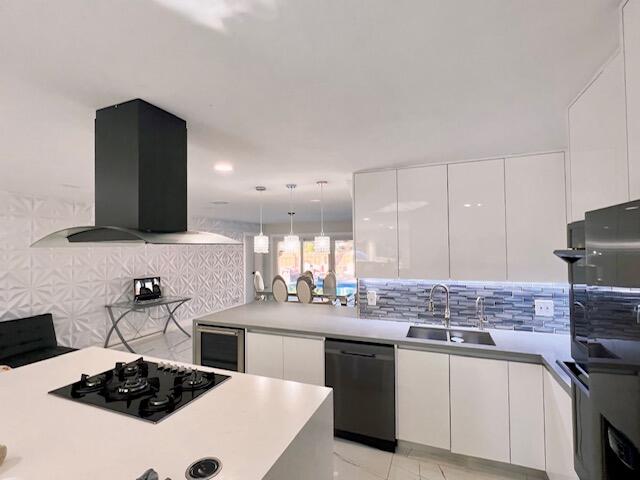 1155 BUCHANAN, Hollywood FL 33019