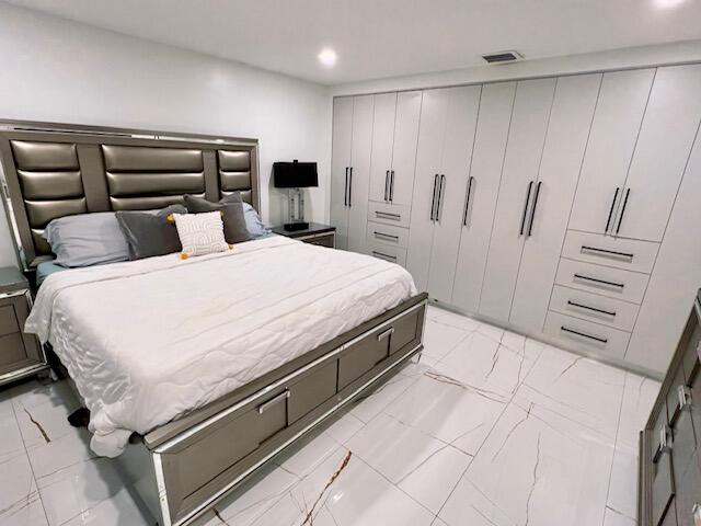 1155 BUCHANAN, Hollywood FL 33019