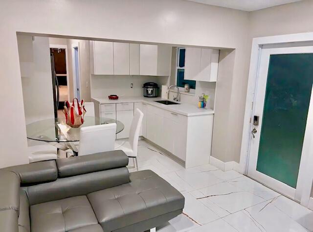 1155 BUCHANAN, Hollywood FL 33019