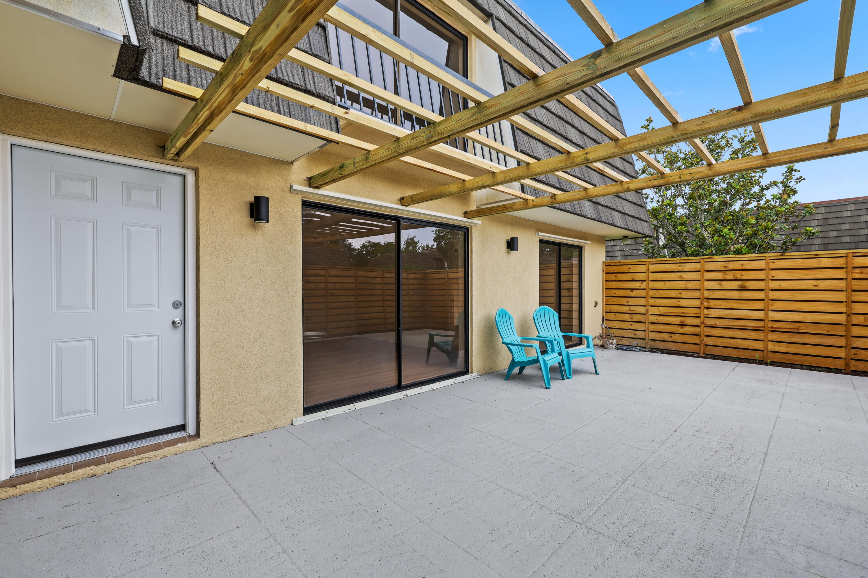 703 7th, Palm Beach Gardens FL 33418