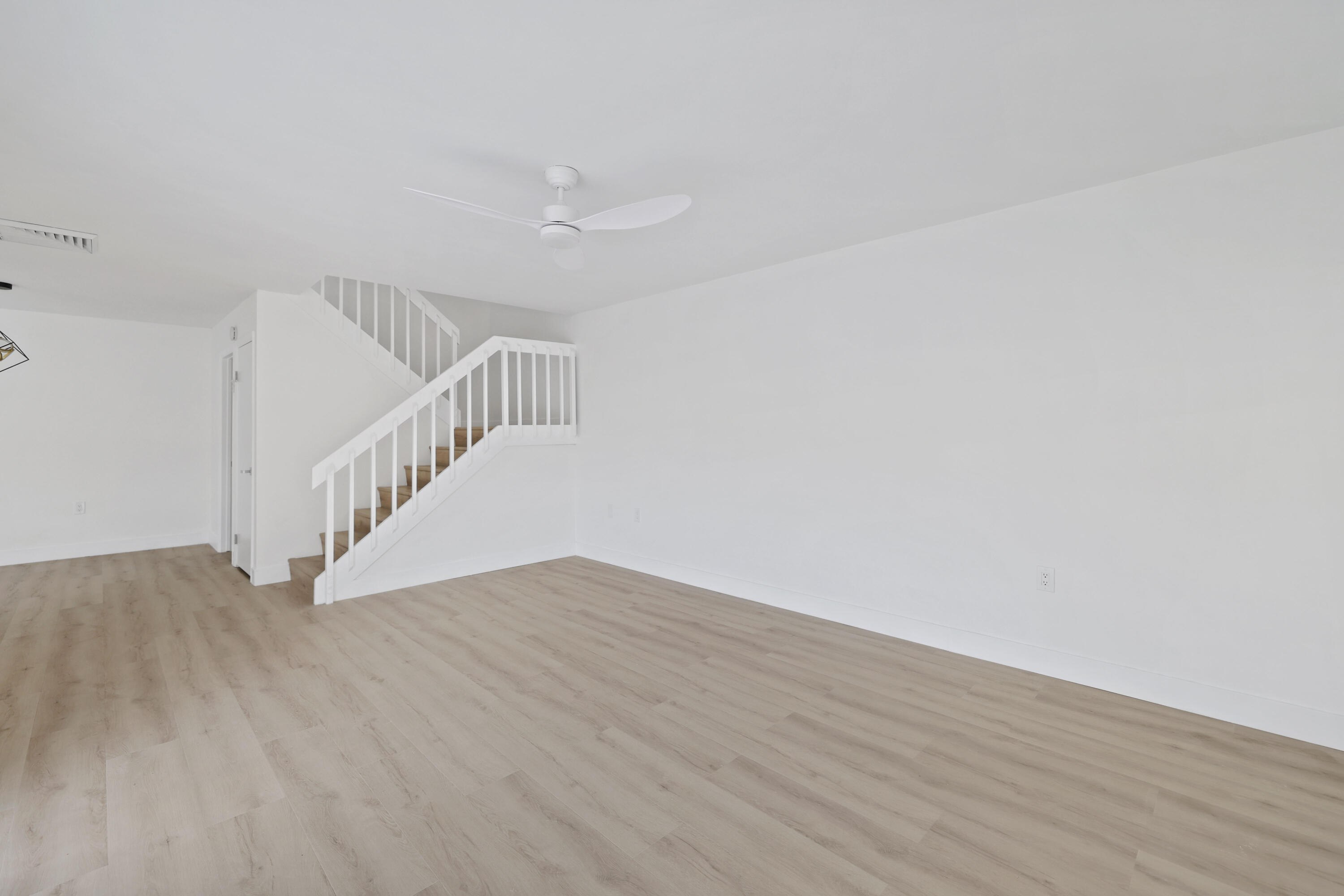 703 7th, Palm Beach Gardens FL 33418