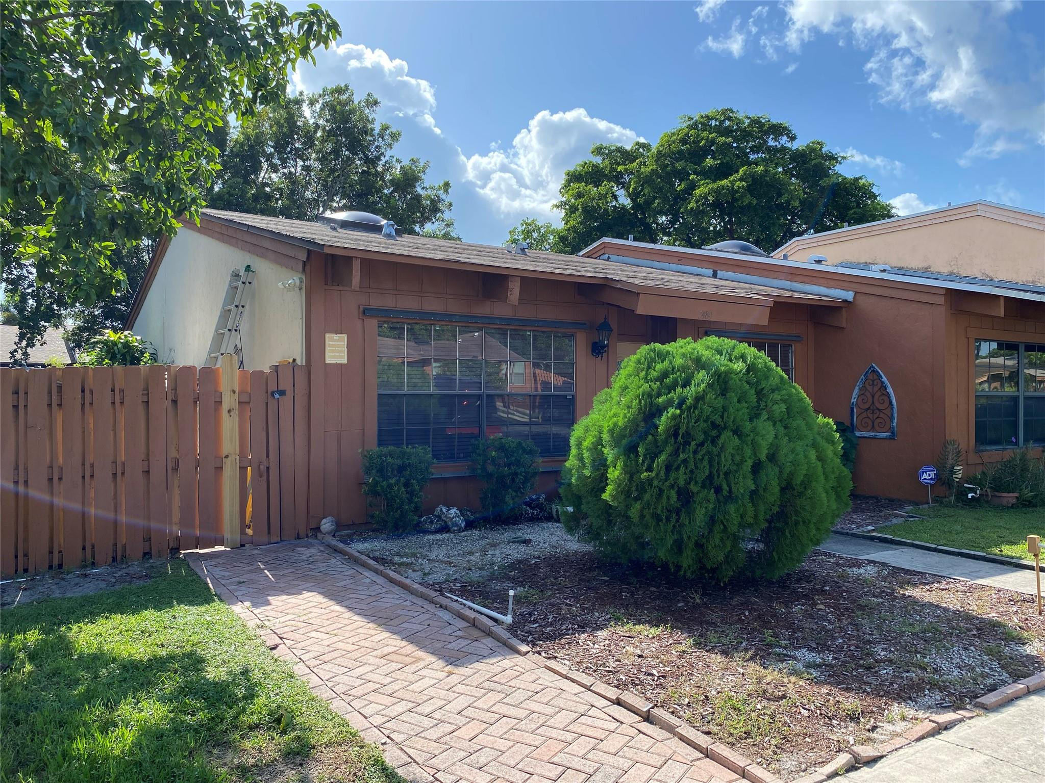 7489 NW 33RD, Lauderhill FL 33319