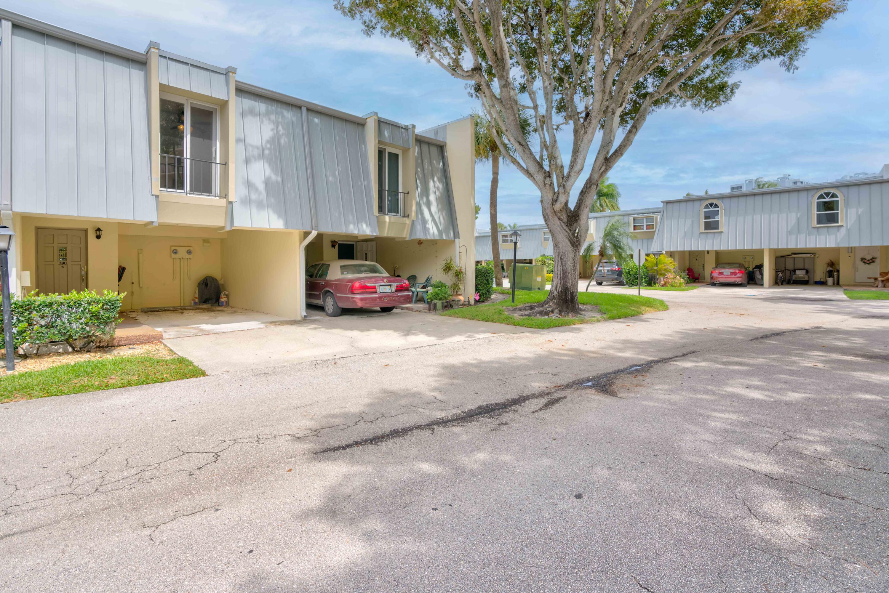 390 GOLFVIEW #B, North Palm Beach FL 33408