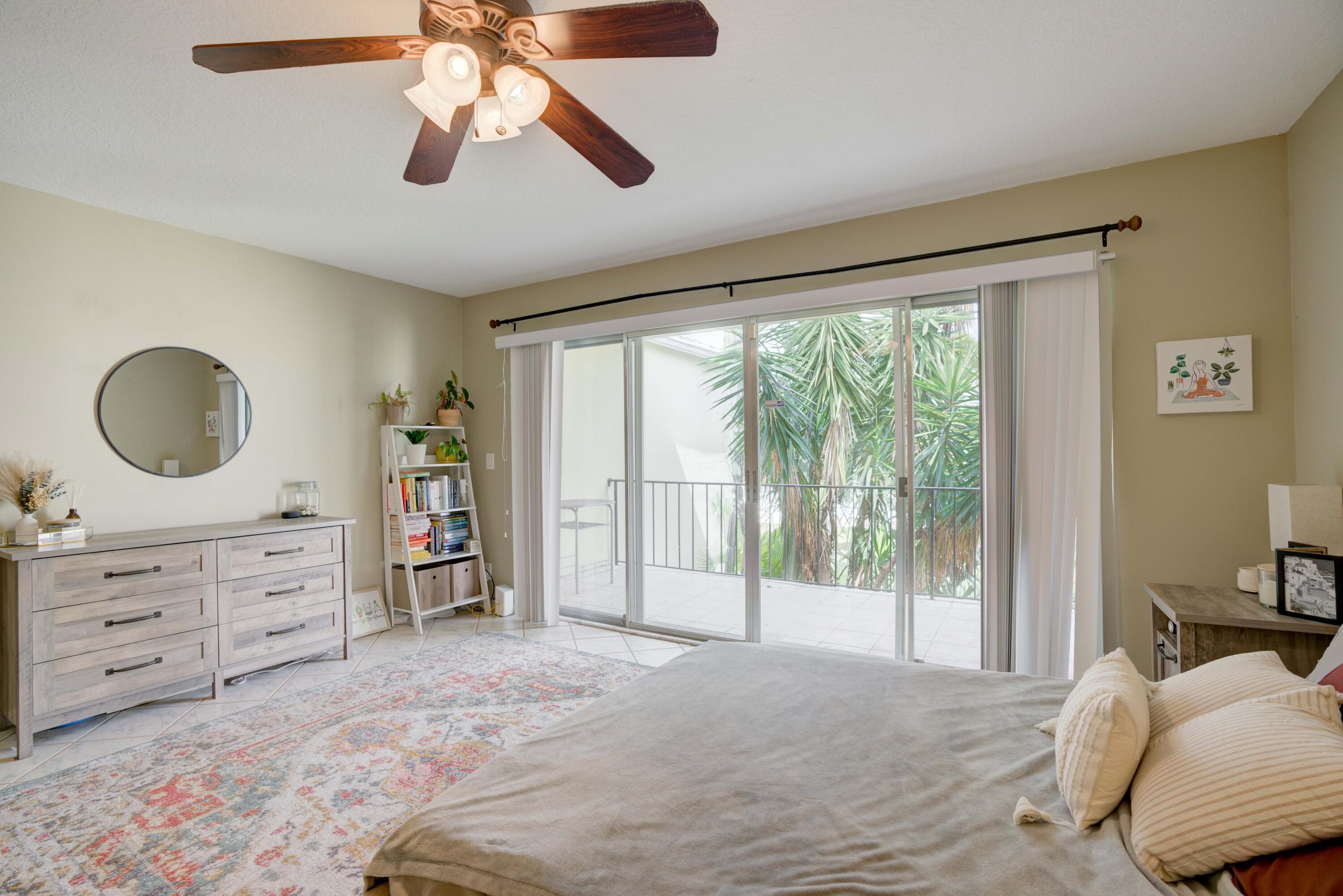 390 GOLFVIEW #B, North Palm Beach FL 33408