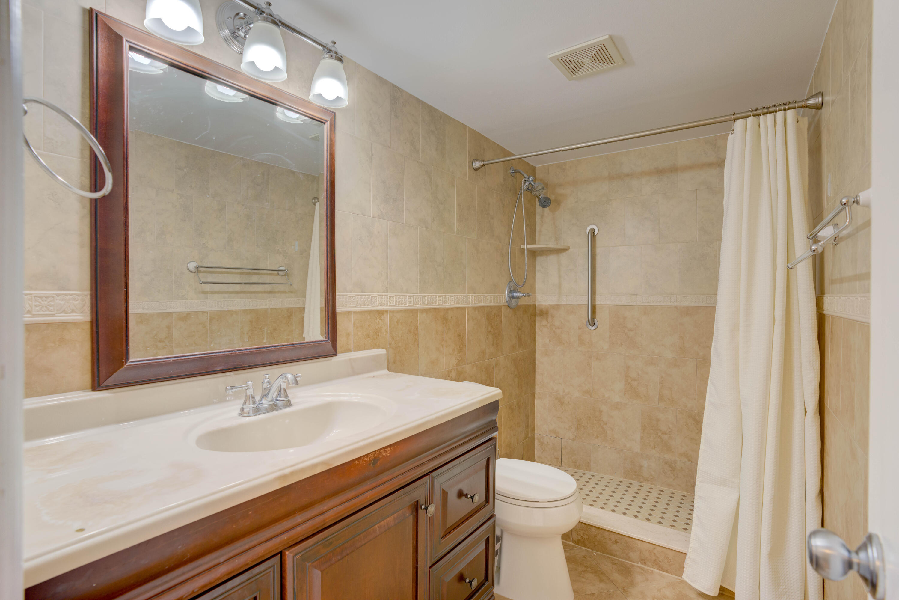 390 GOLFVIEW #B, North Palm Beach FL 33408
