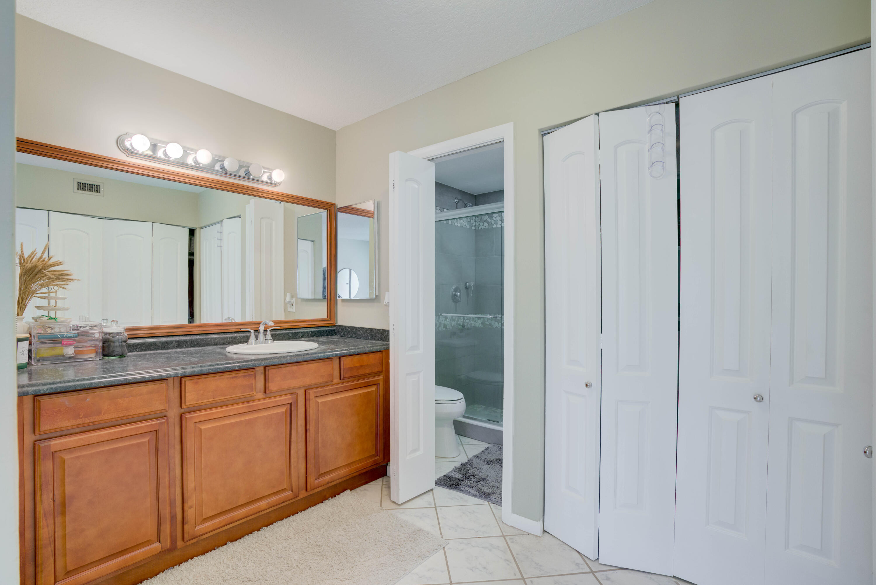 390 GOLFVIEW #B, North Palm Beach FL 33408