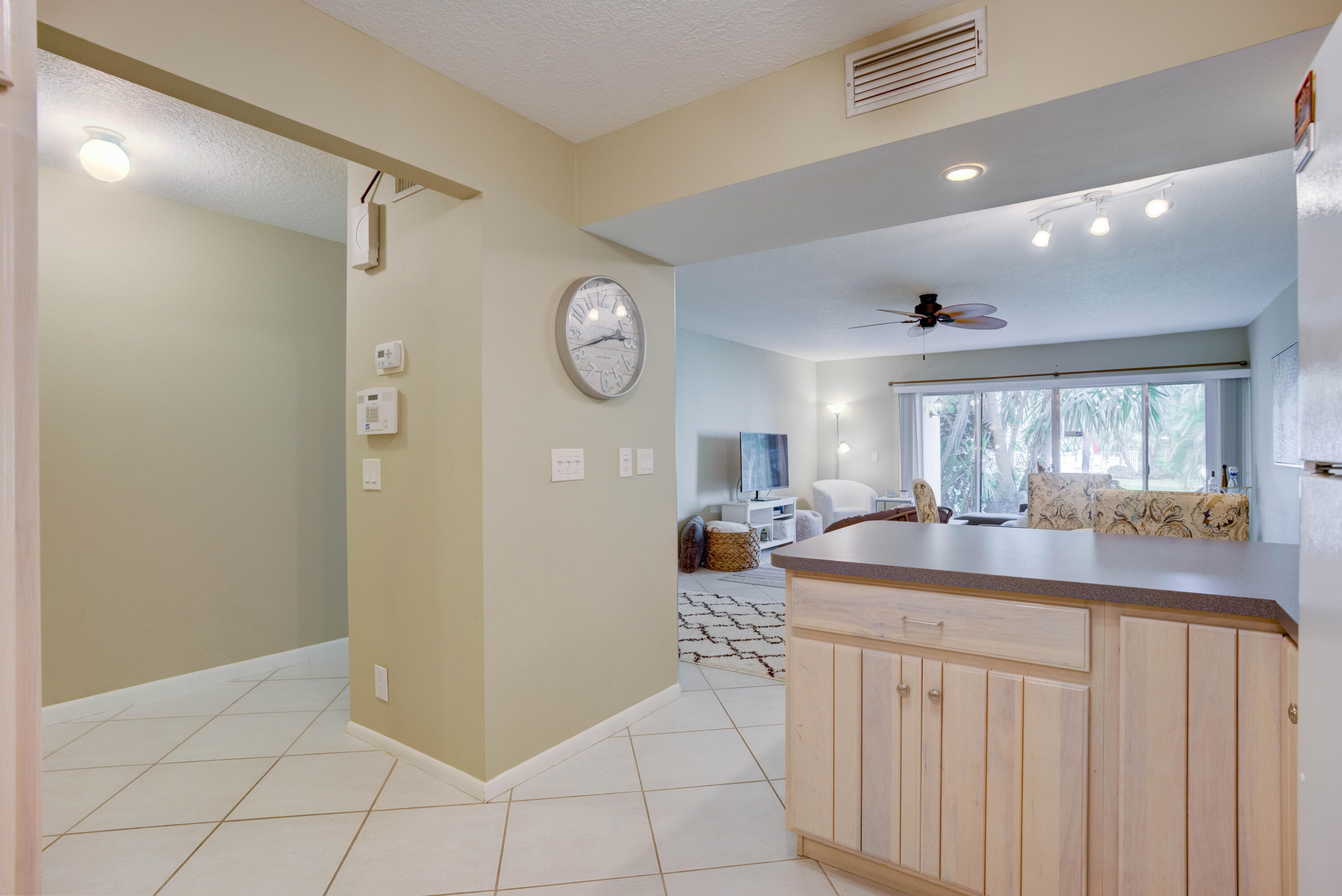 390 GOLFVIEW #B, North Palm Beach FL 33408