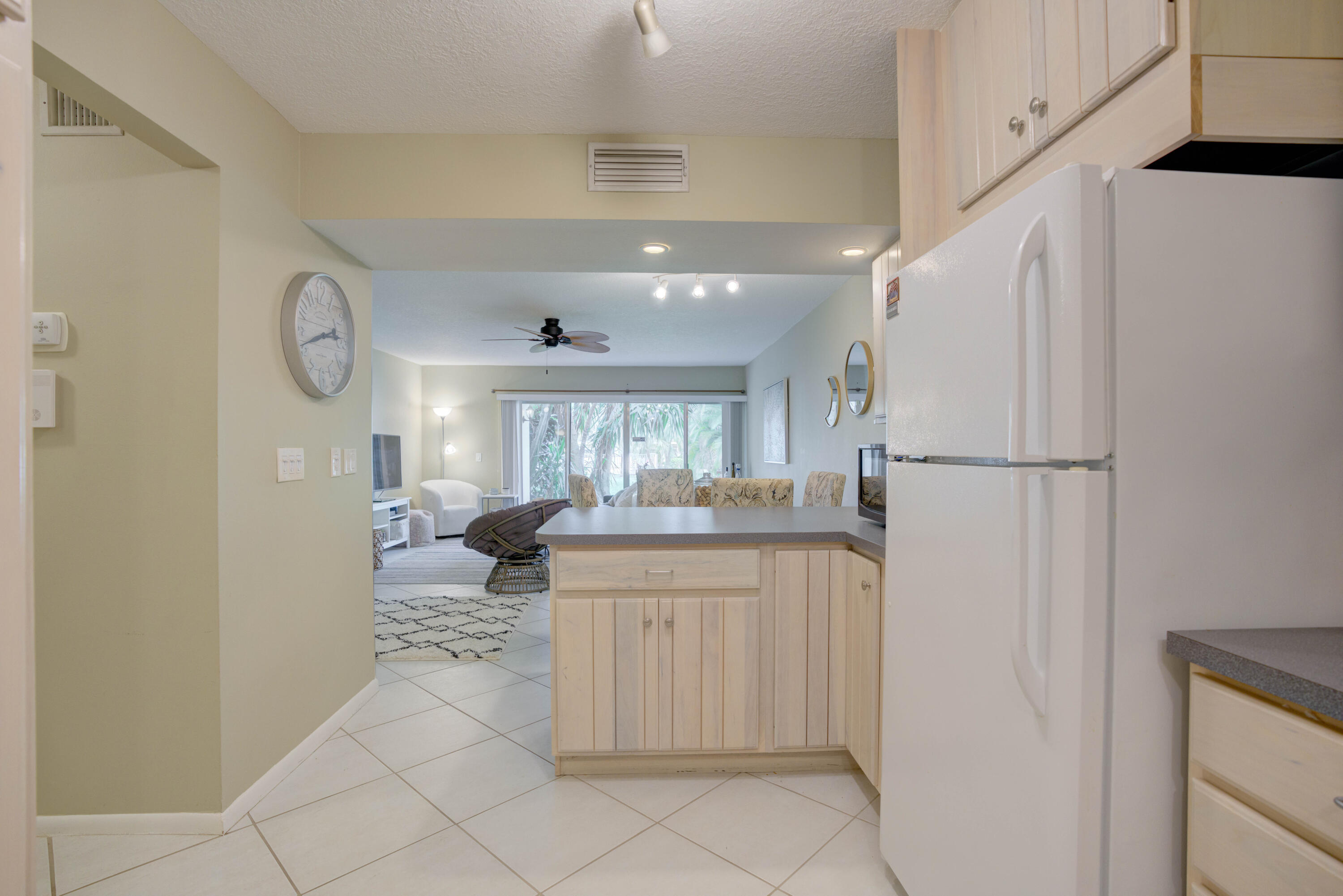 390 GOLFVIEW #B, North Palm Beach FL 33408