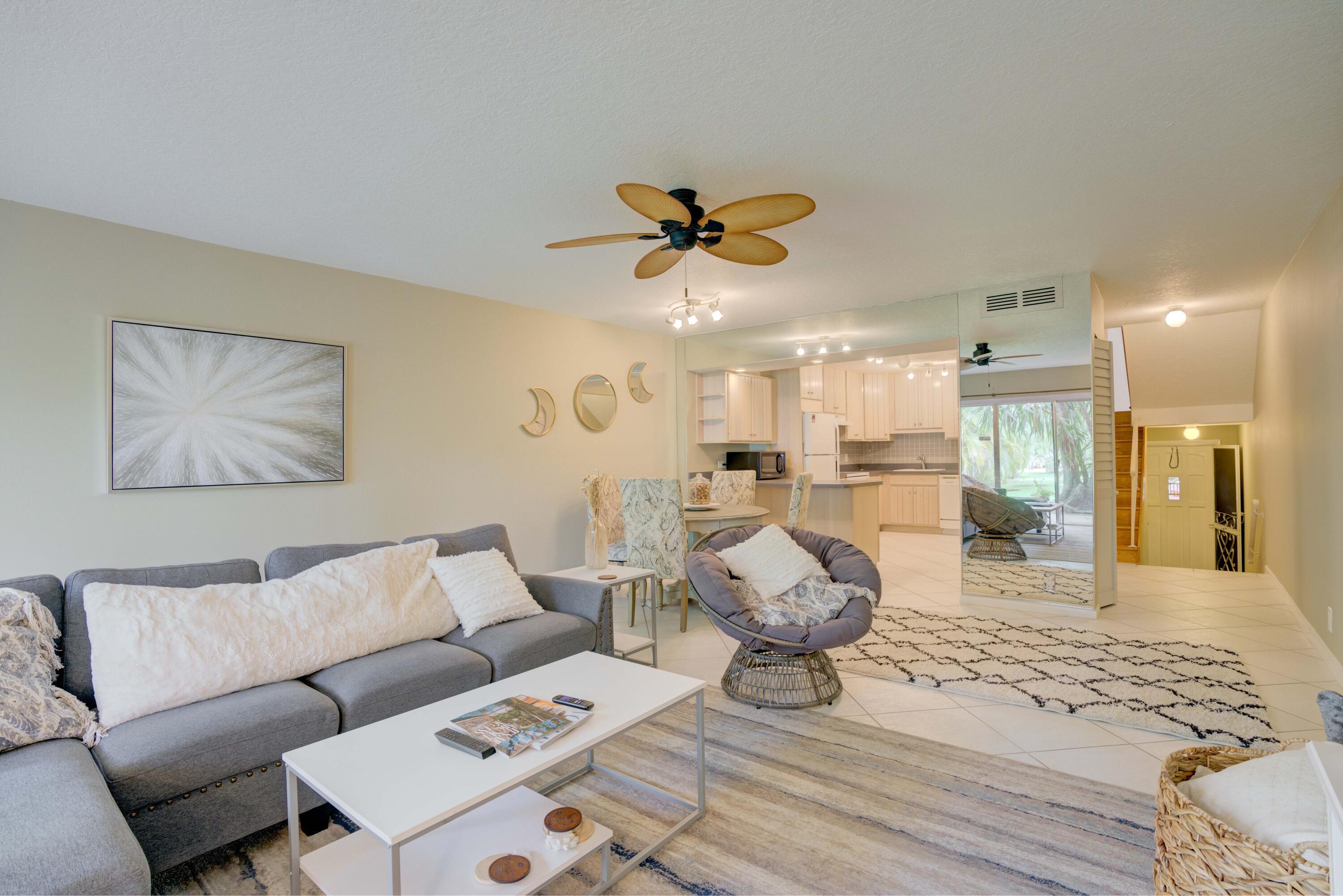 390 GOLFVIEW #B, North Palm Beach FL 33408