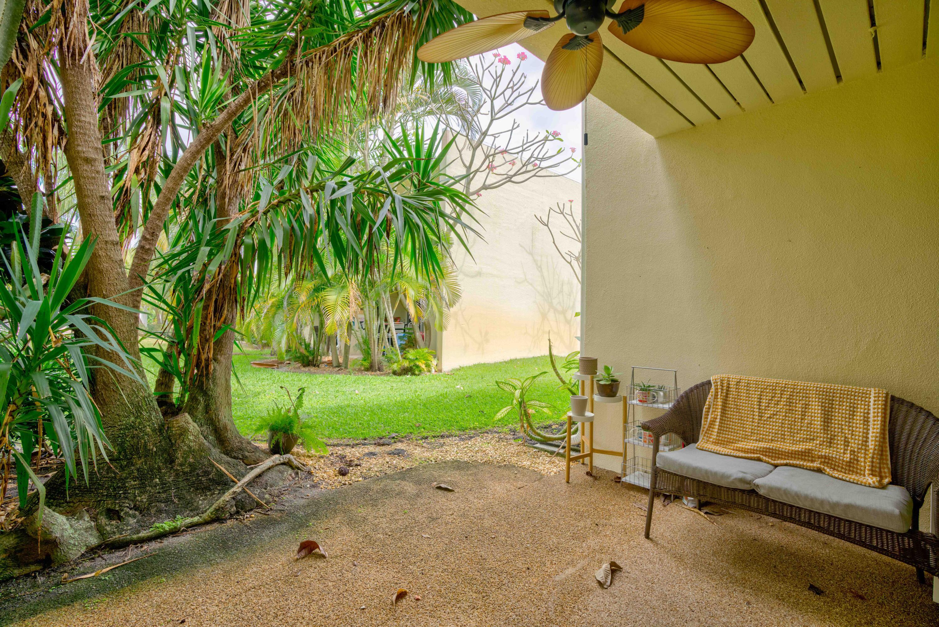 390 GOLFVIEW #B, North Palm Beach FL 33408
