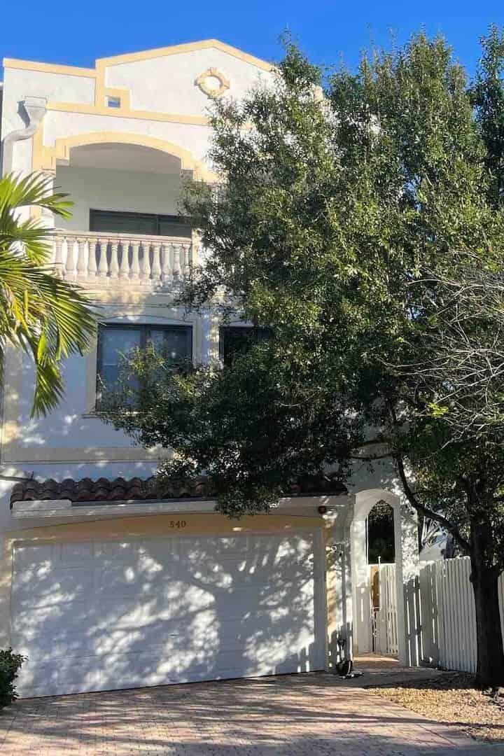 540 NE 17TH, Fort Lauderdale FL 33301