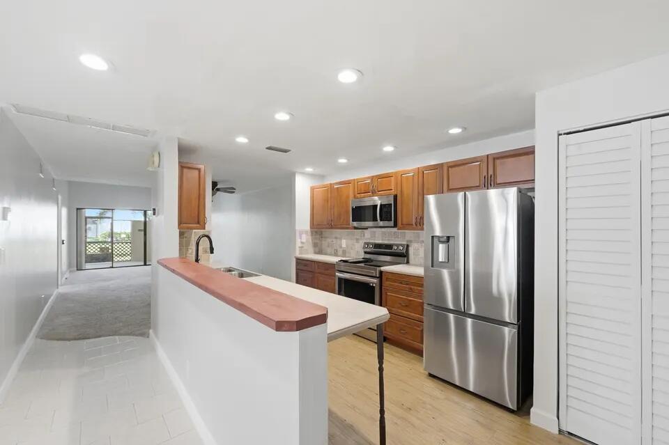 1097 NW 98TH #110, Pembroke Pines FL 33024