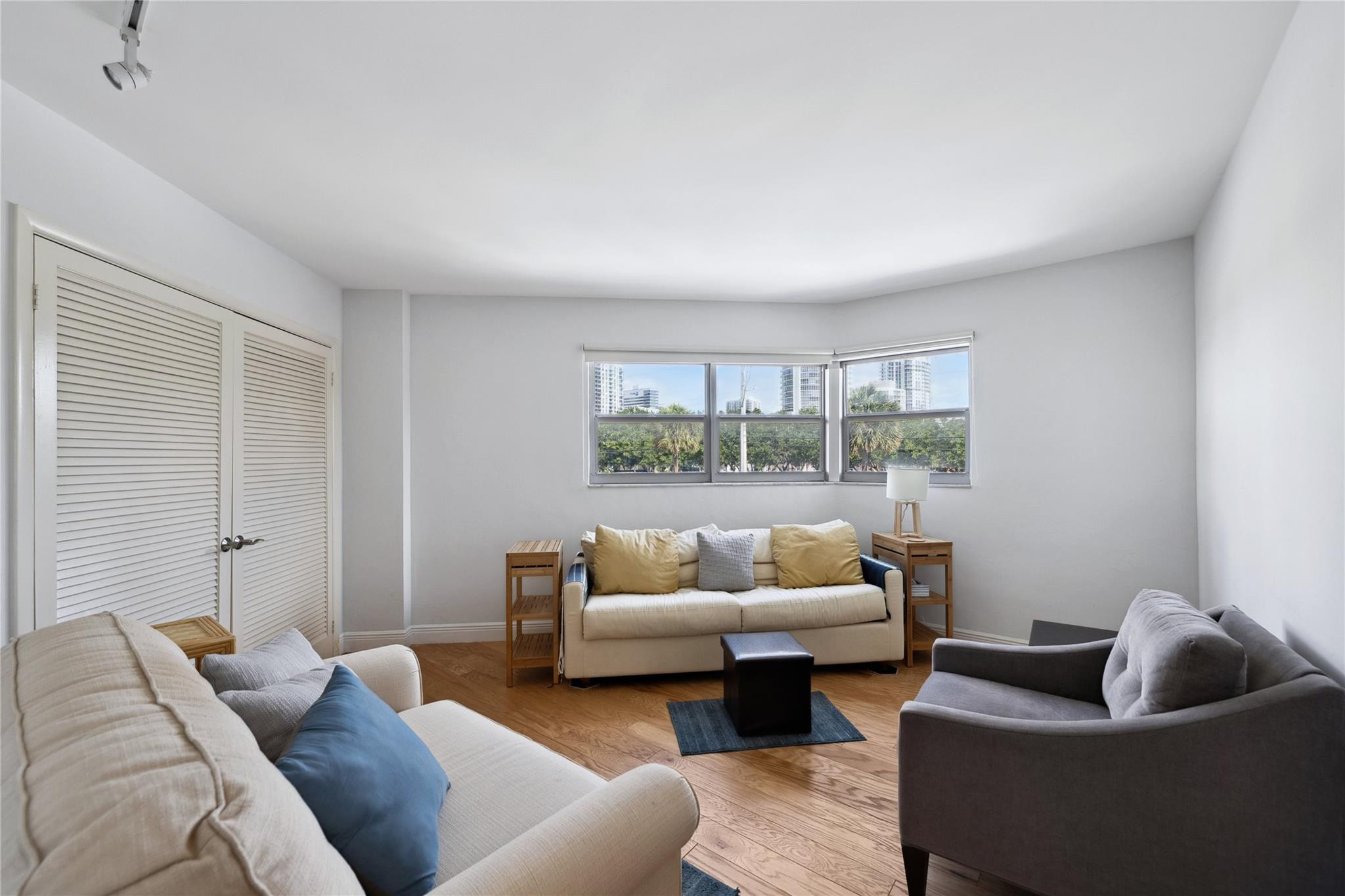 818 SE 4TH #201, Fort Lauderdale FL 33301