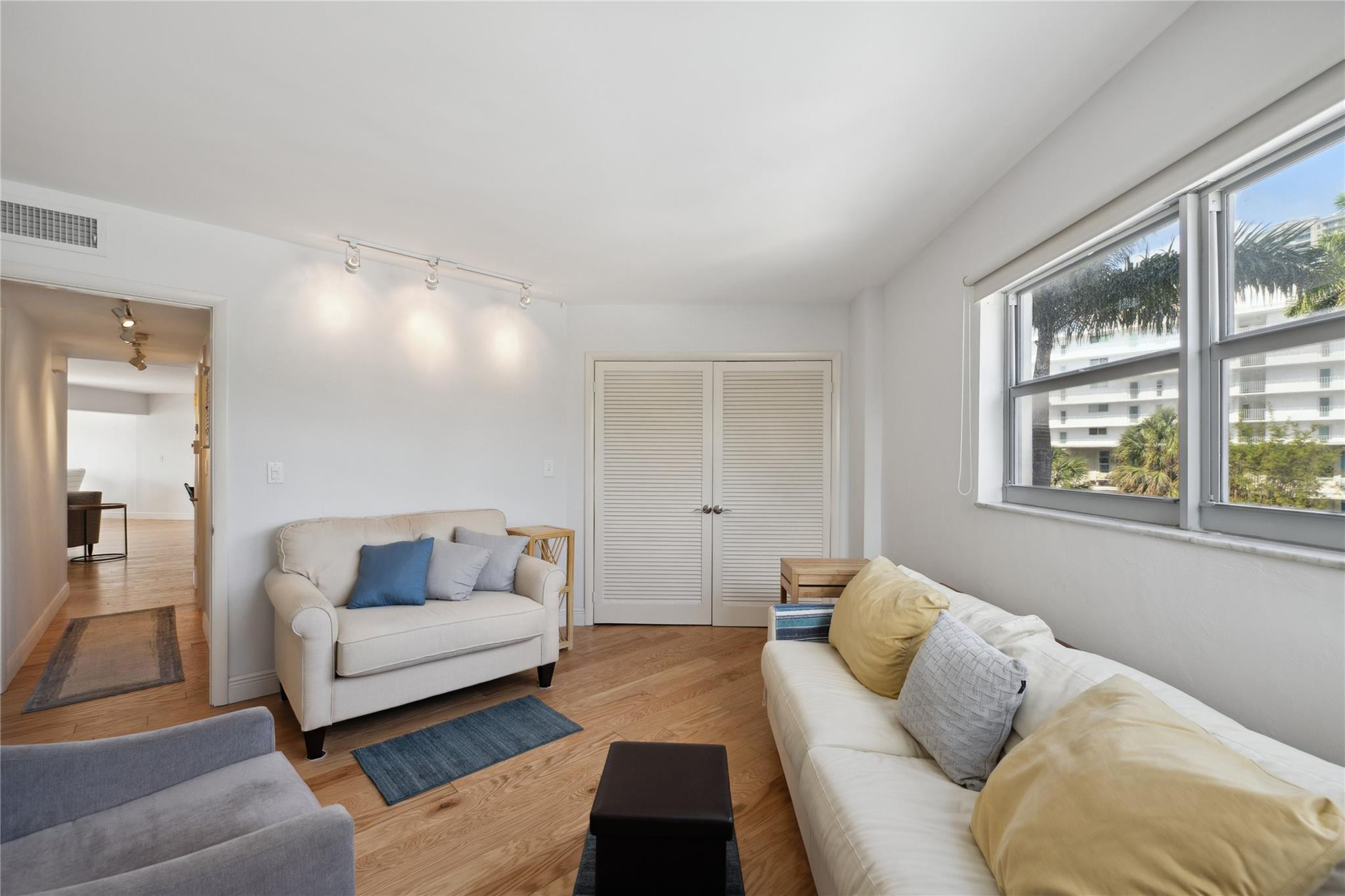 818 SE 4TH #201, Fort Lauderdale FL 33301