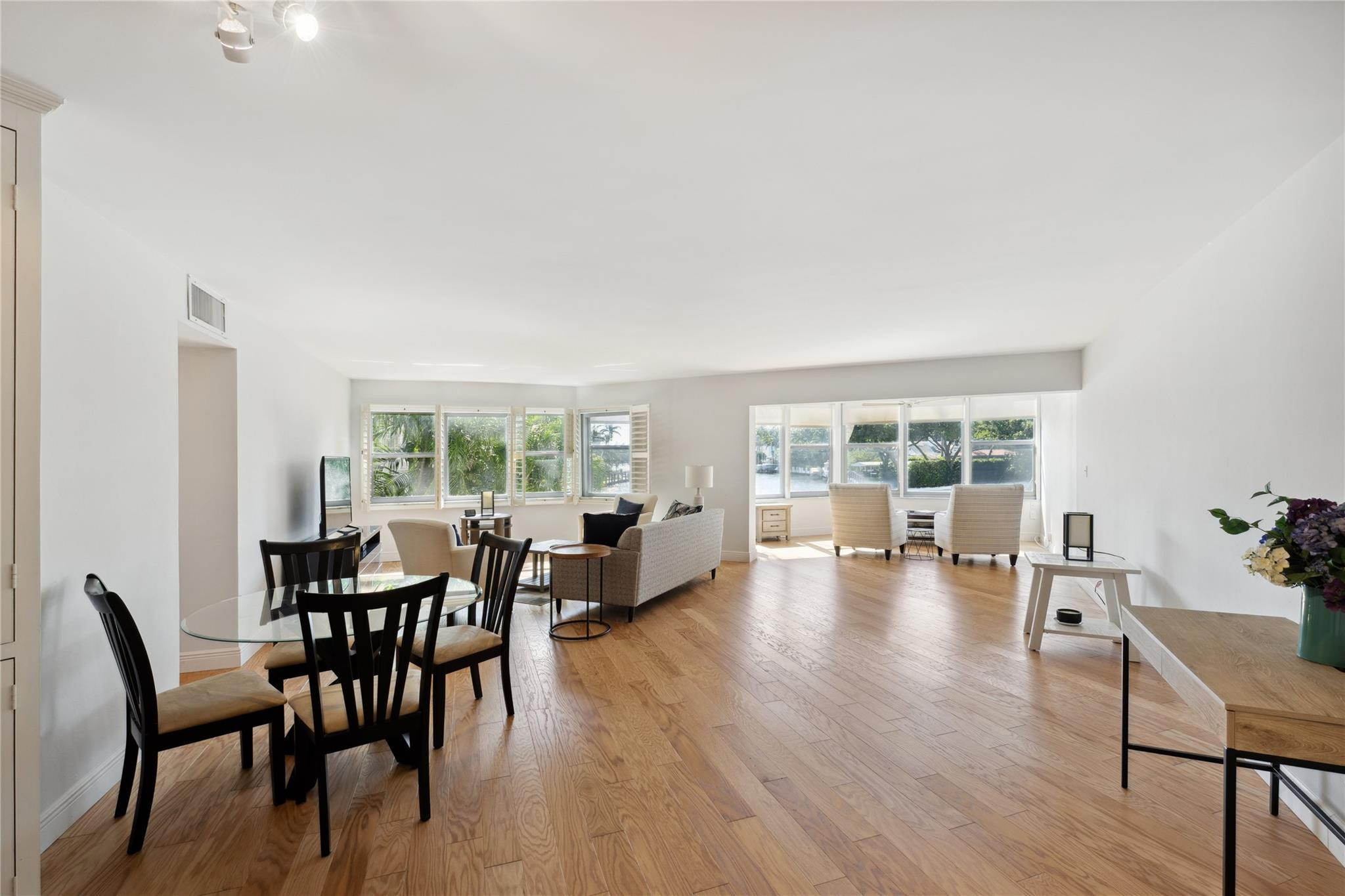 818 SE 4TH #201, Fort Lauderdale FL 33301