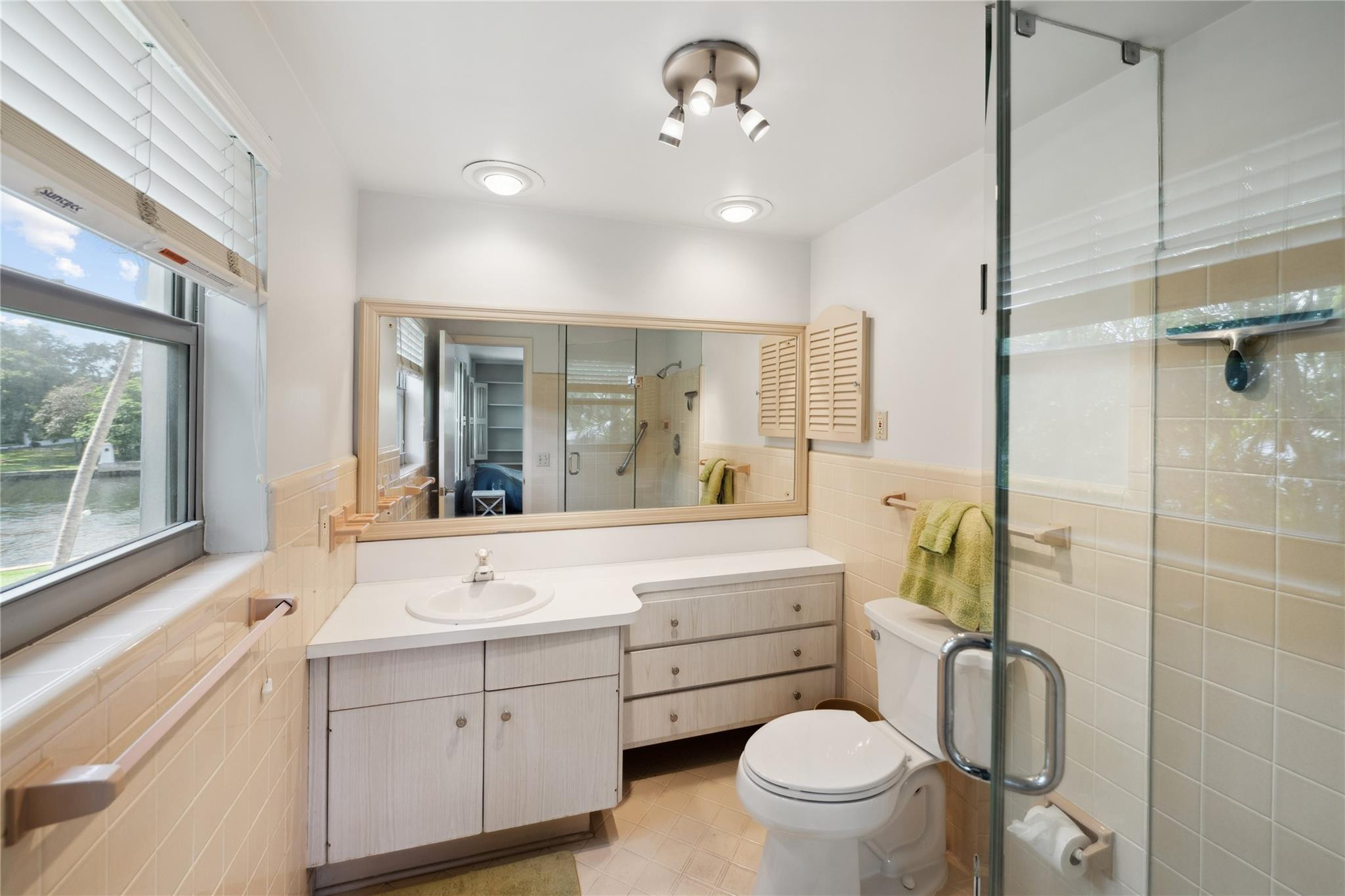 818 SE 4TH #201, Fort Lauderdale FL 33301