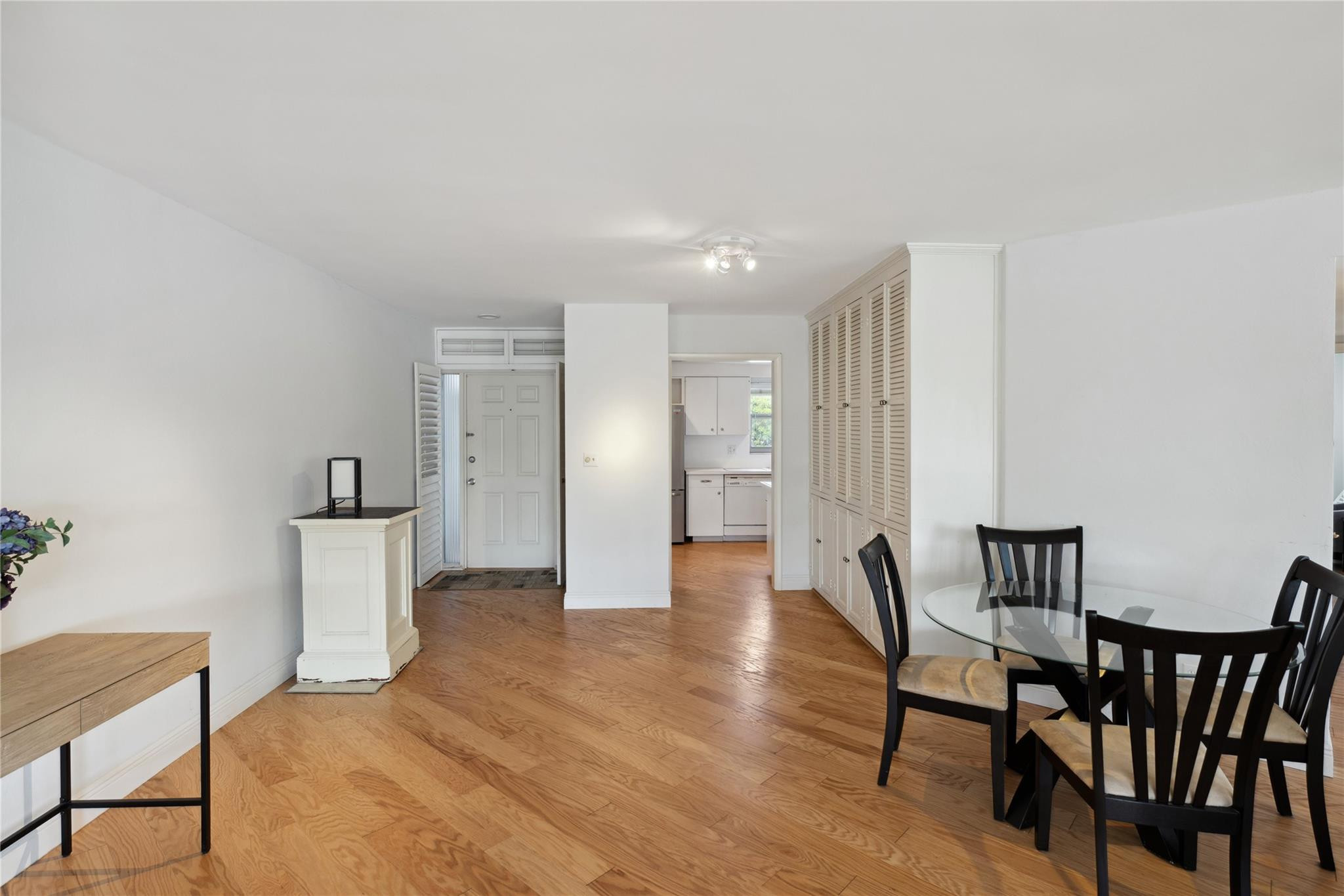 818 SE 4TH #201, Fort Lauderdale FL 33301