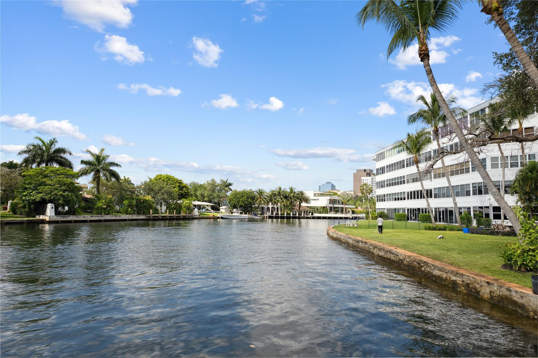 818 SE 4TH #201, Fort Lauderdale FL 33301