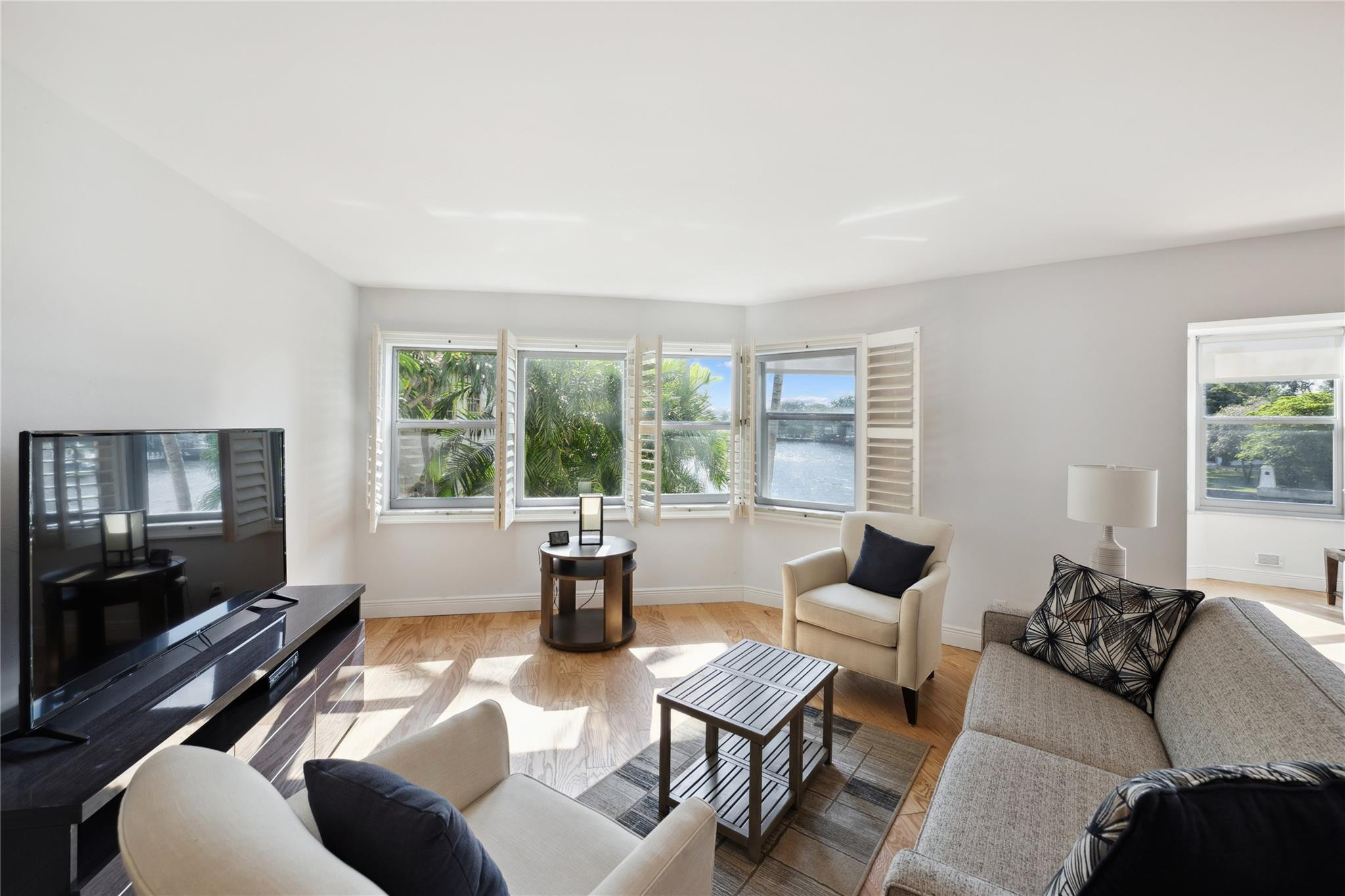 818 SE 4TH #201, Fort Lauderdale FL 33301