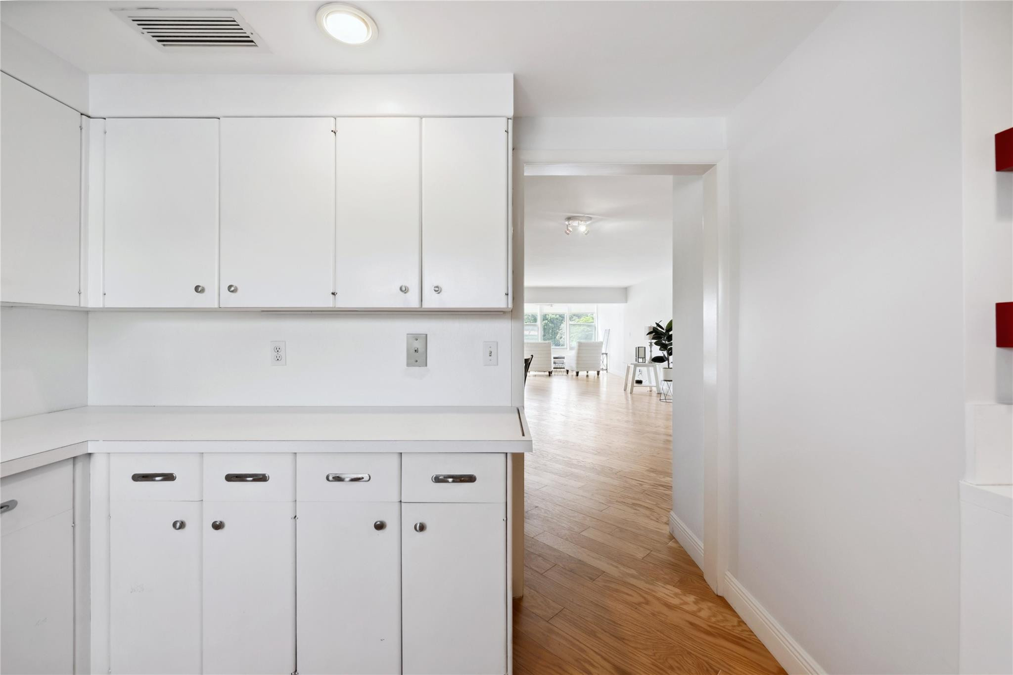 818 SE 4TH #201, Fort Lauderdale FL 33301