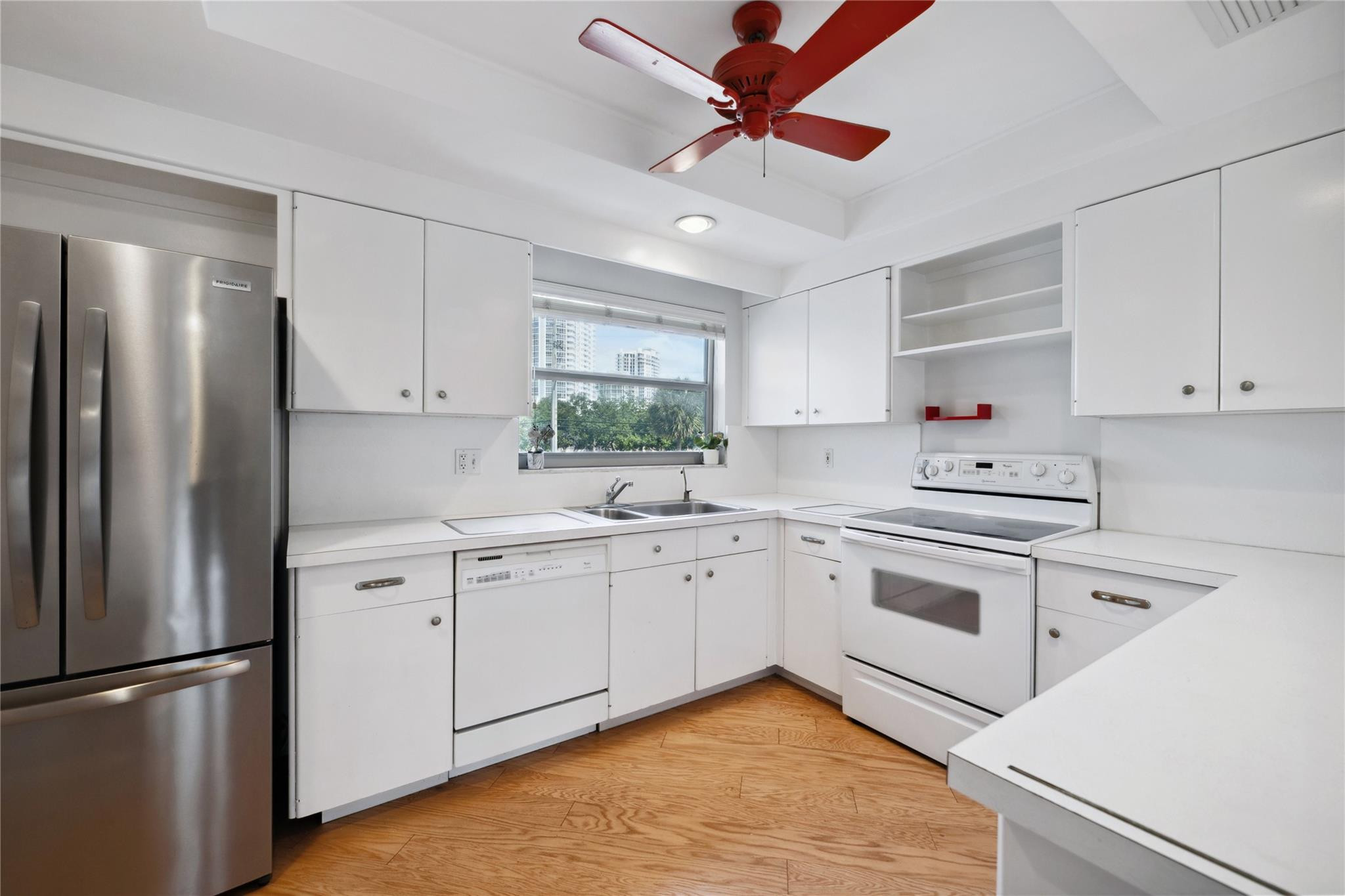 818 SE 4TH #201, Fort Lauderdale FL 33301