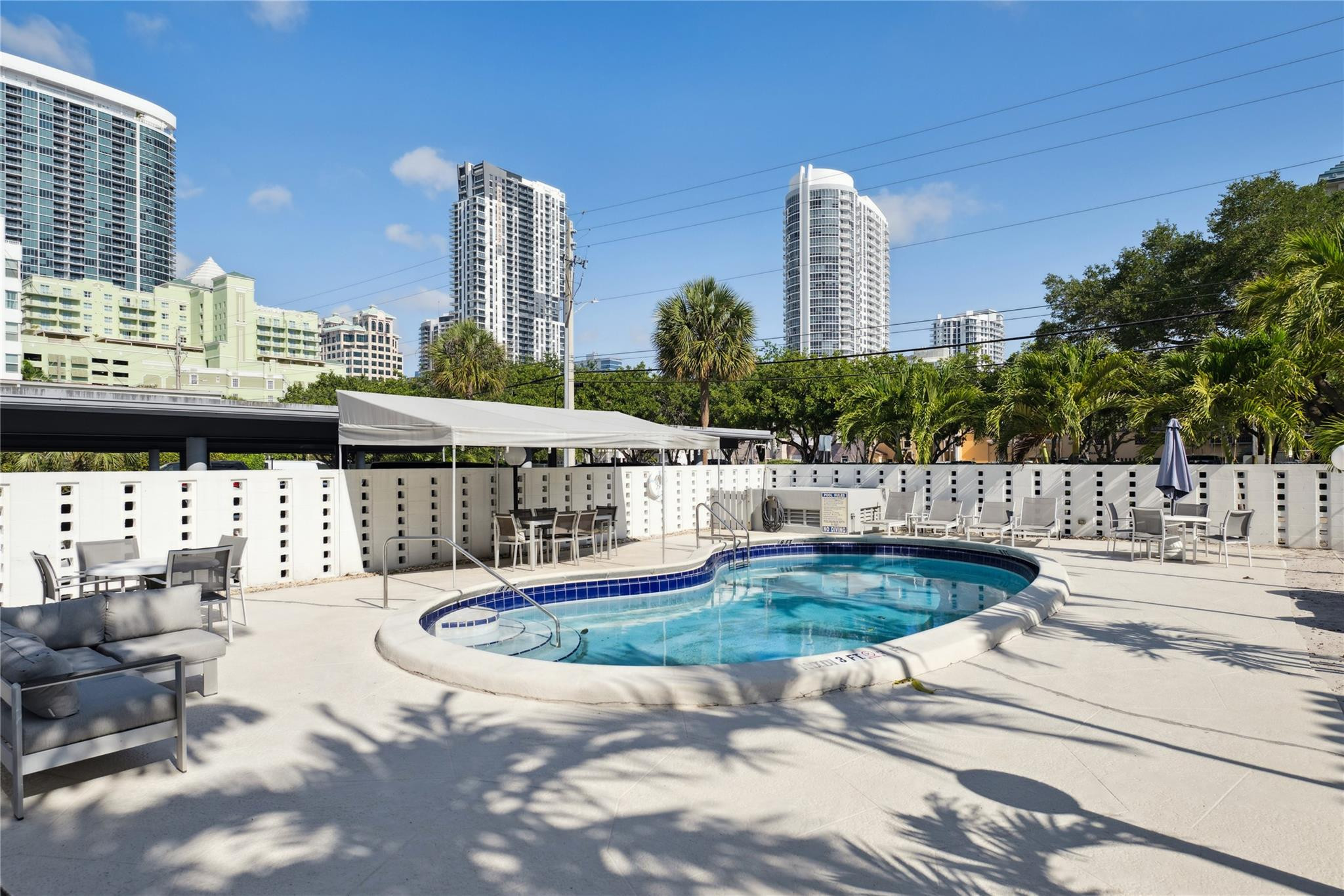 818 SE 4TH #201, Fort Lauderdale FL 33301