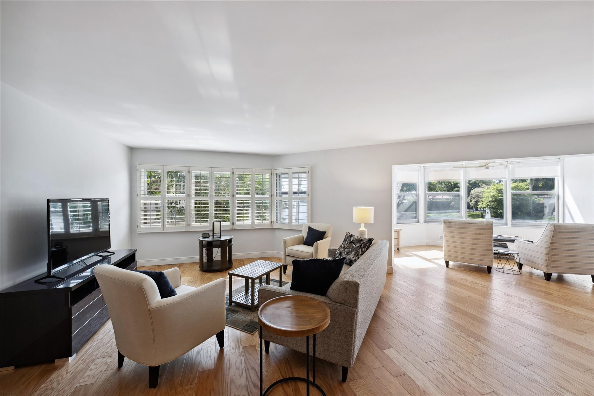 818 SE 4TH #201, Fort Lauderdale FL 33301