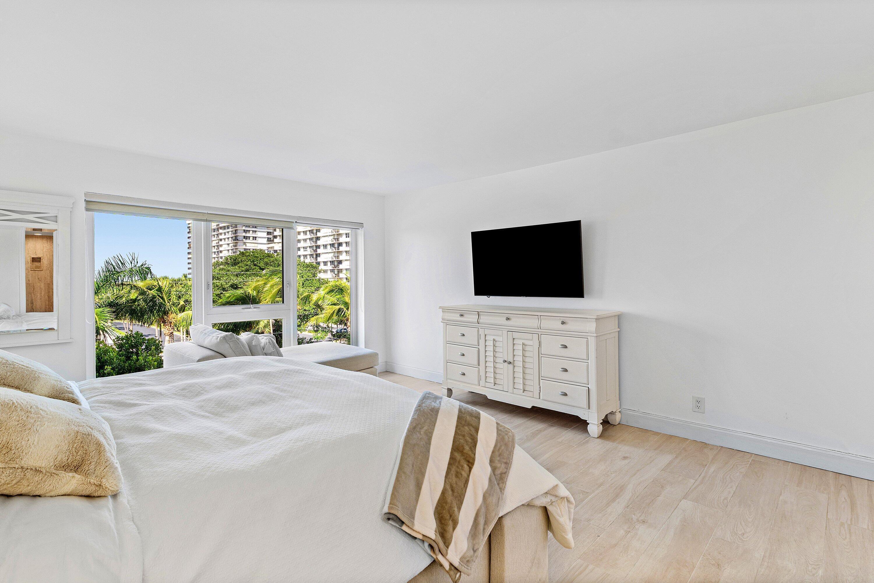 2066 N Ocean #4nw, Boca Raton FL 33431
