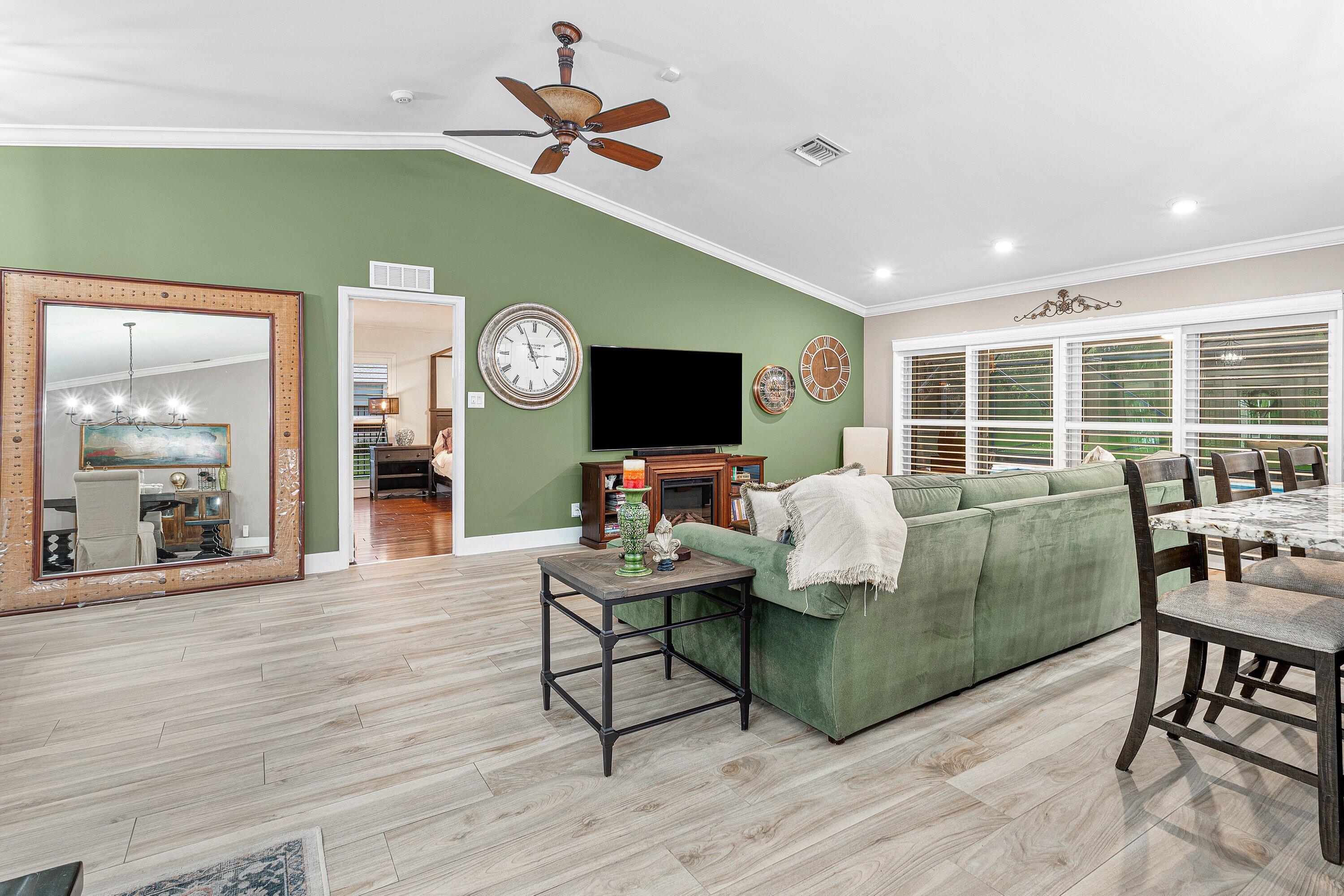 9077 Old Pine, Boca Raton FL 33428