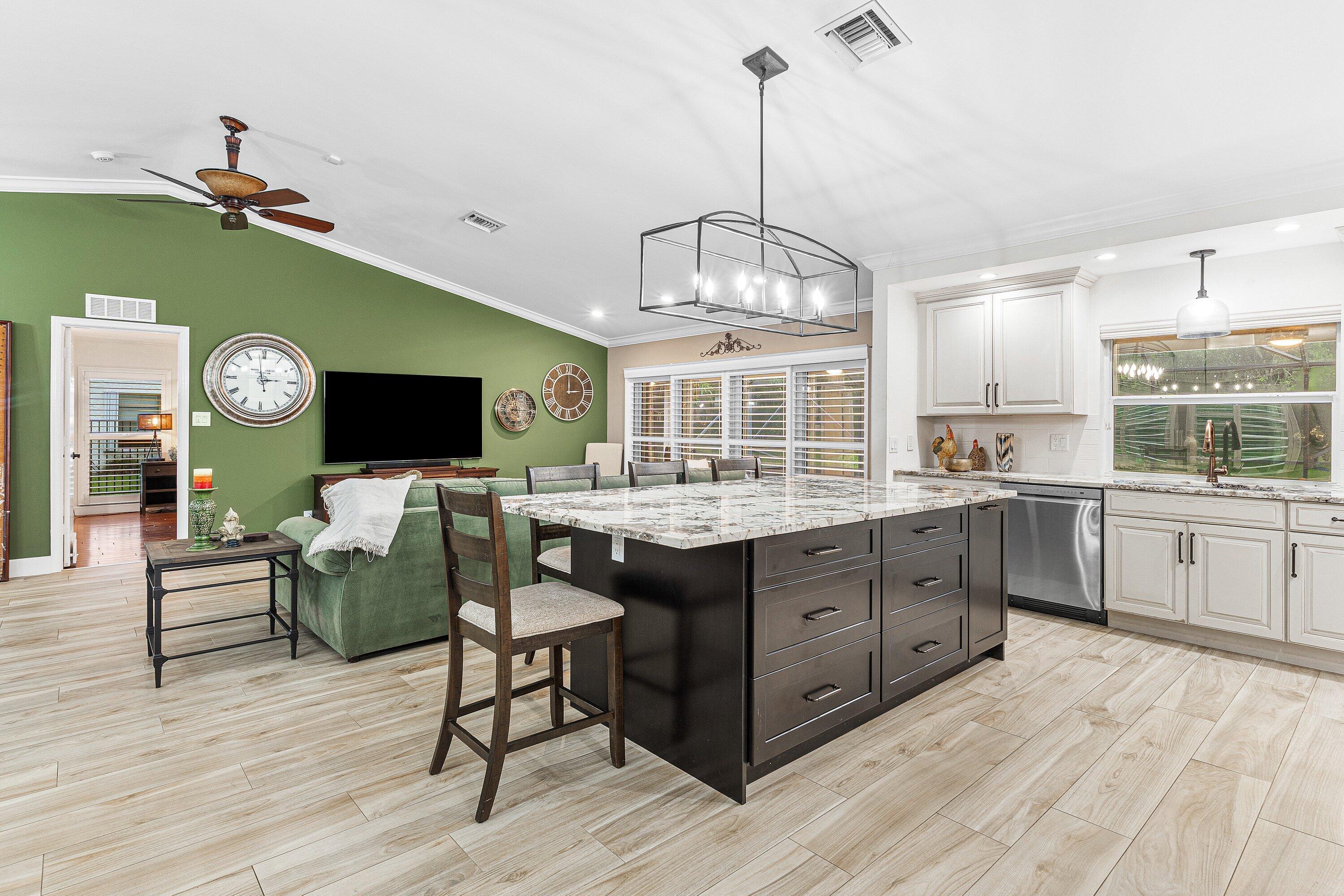 9077 Old Pine, Boca Raton FL 33428