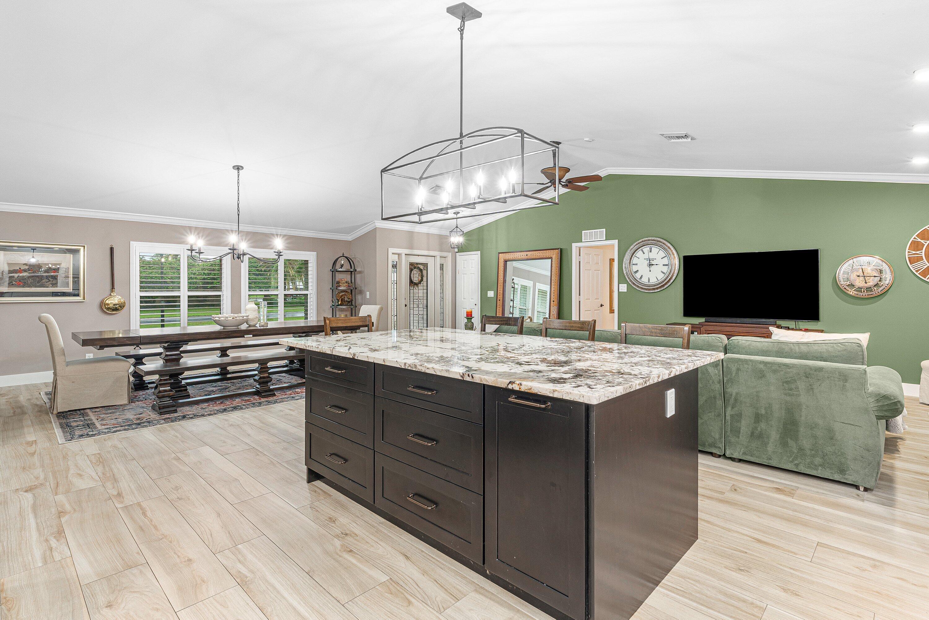 9077 Old Pine, Boca Raton FL 33428
