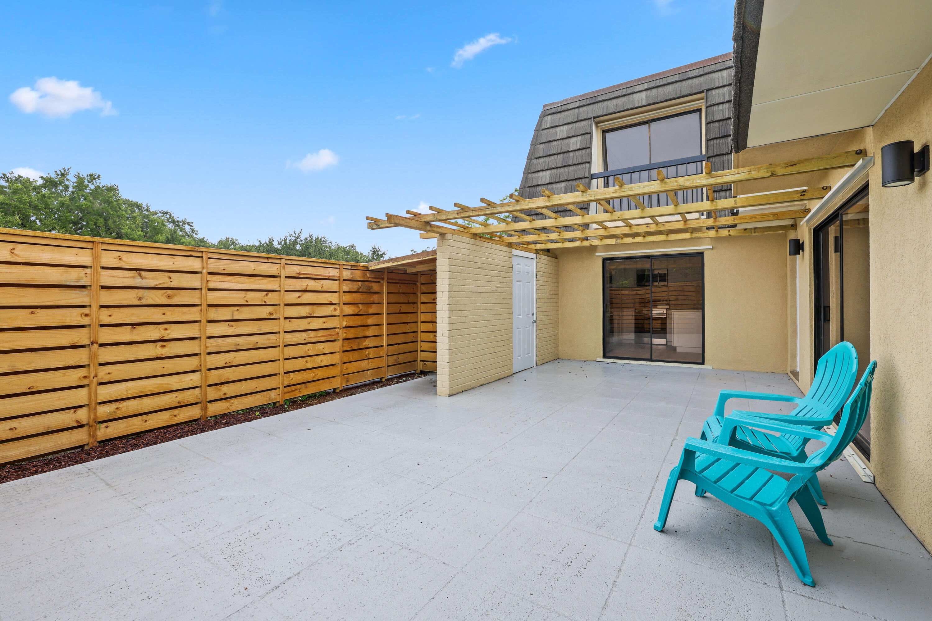 703 7th, Palm Beach Gardens FL 33418