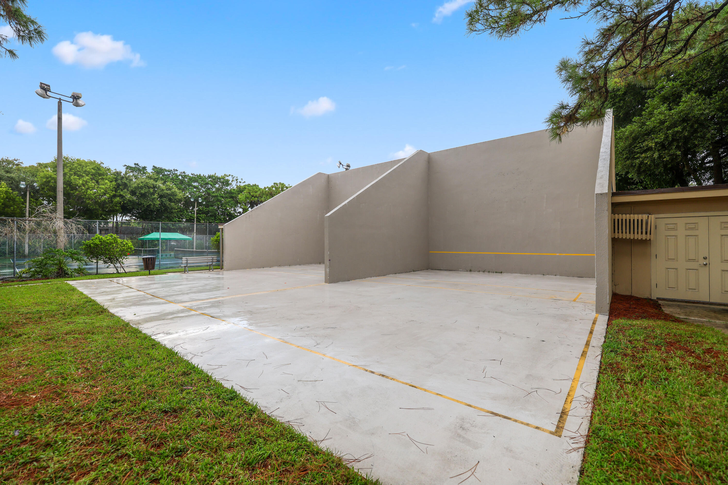 703 7th, Palm Beach Gardens FL 33418