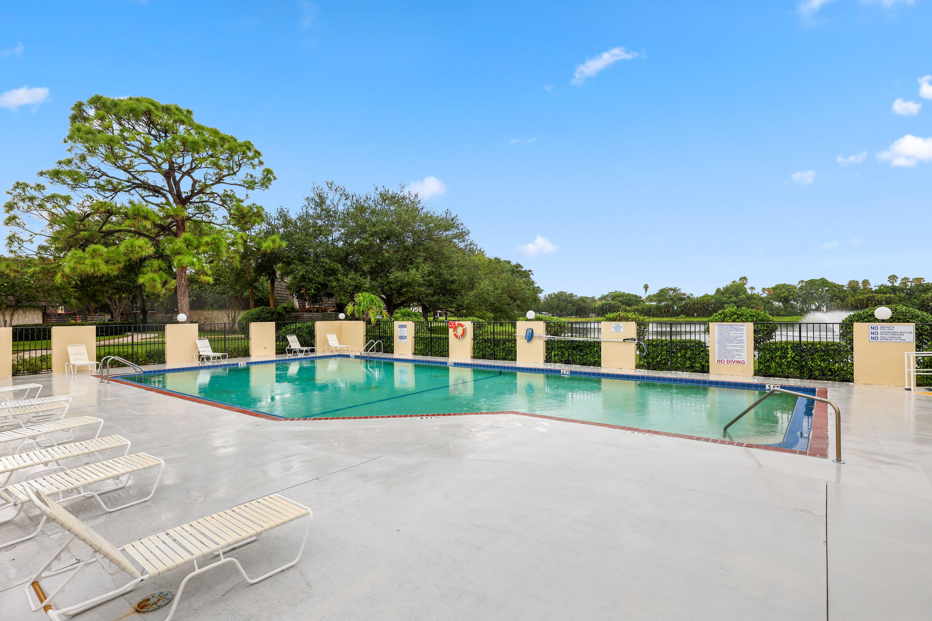 703 7th, Palm Beach Gardens FL 33418