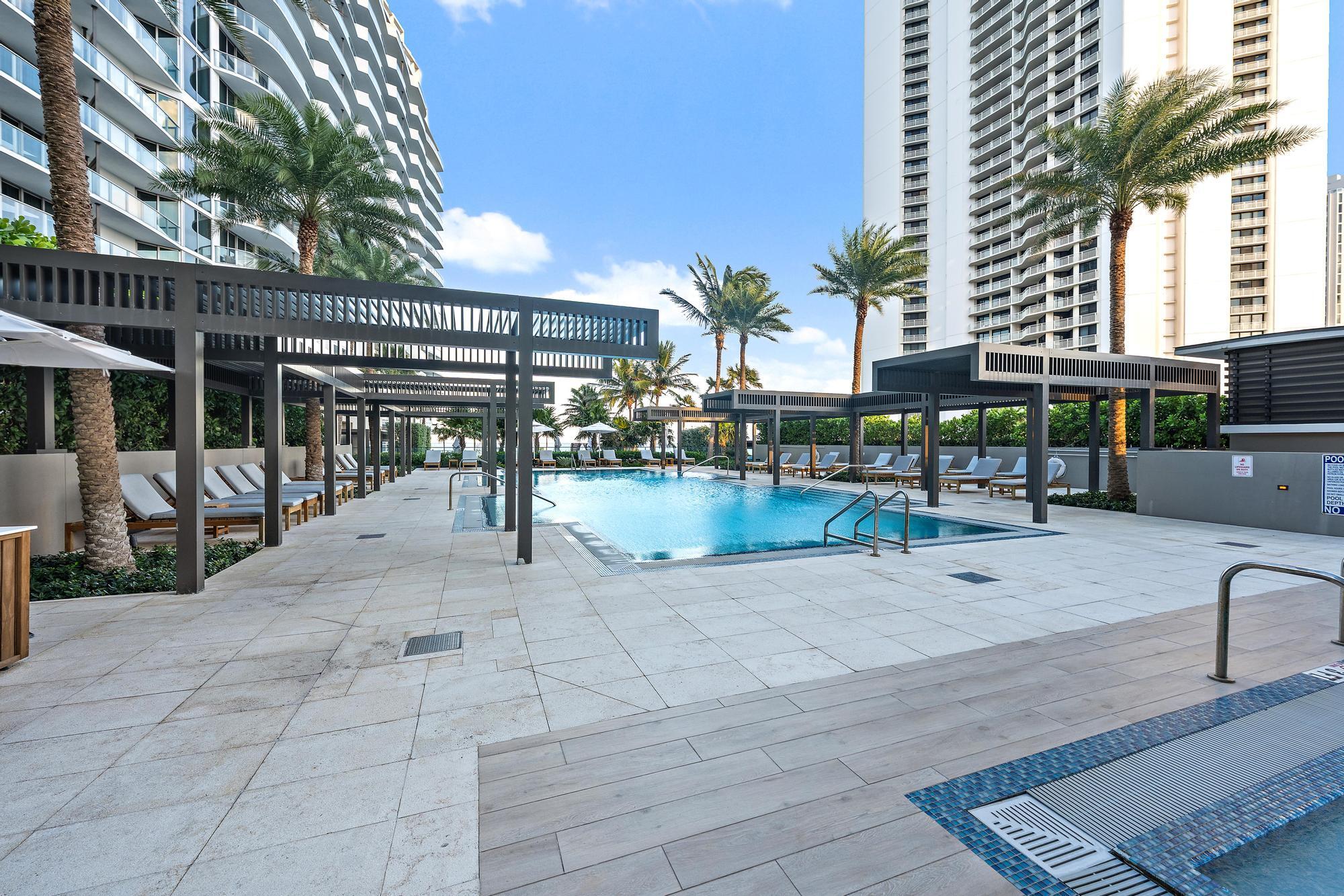 3100 N Ocean #P1602, Riviera Beach FL 33404