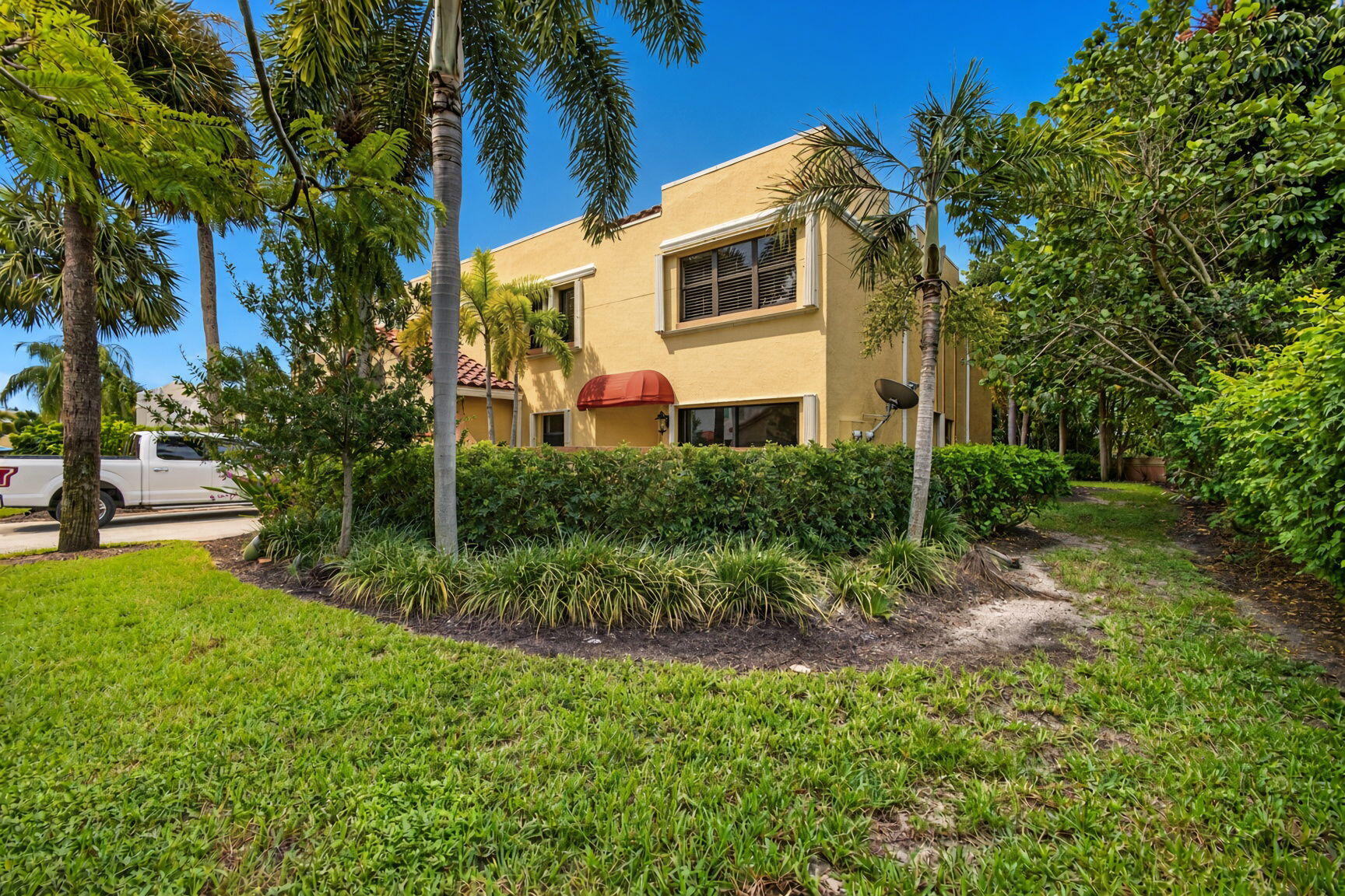 42 Uno Lago, Juno Beach FL 33408