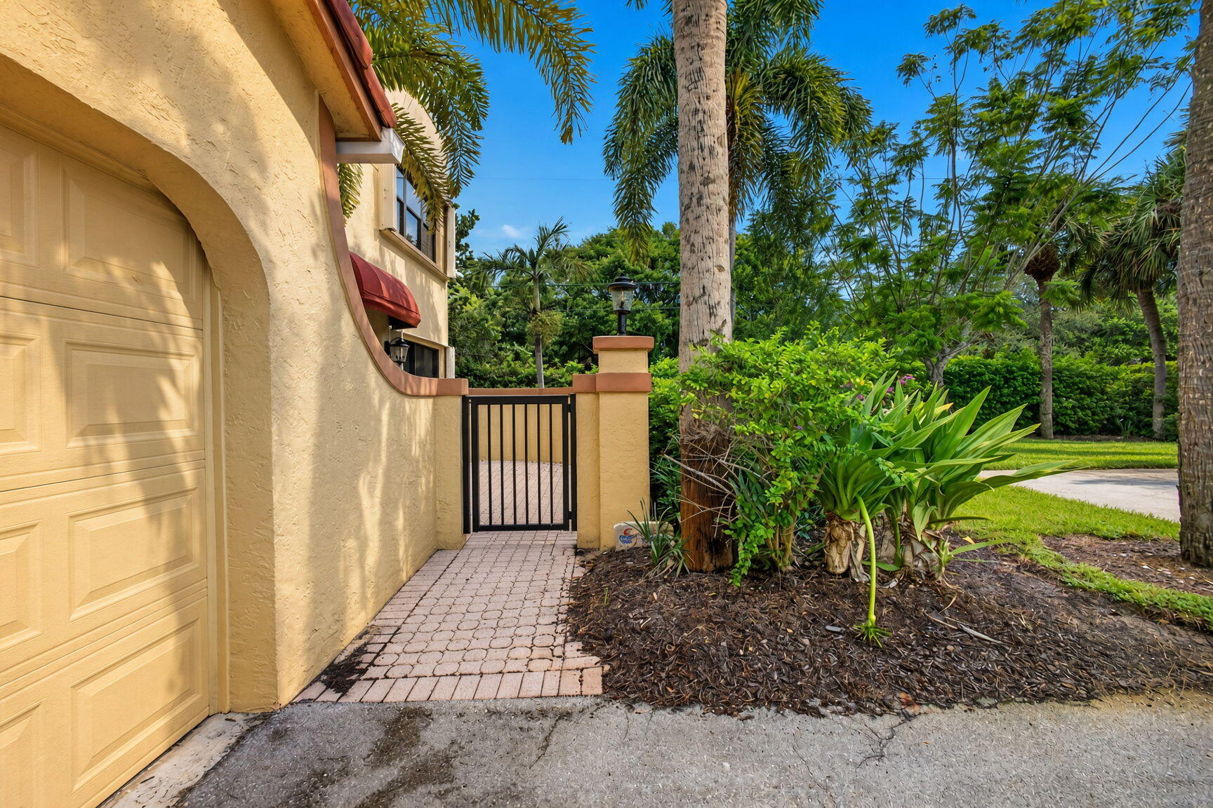 42 Uno Lago, Juno Beach FL 33408