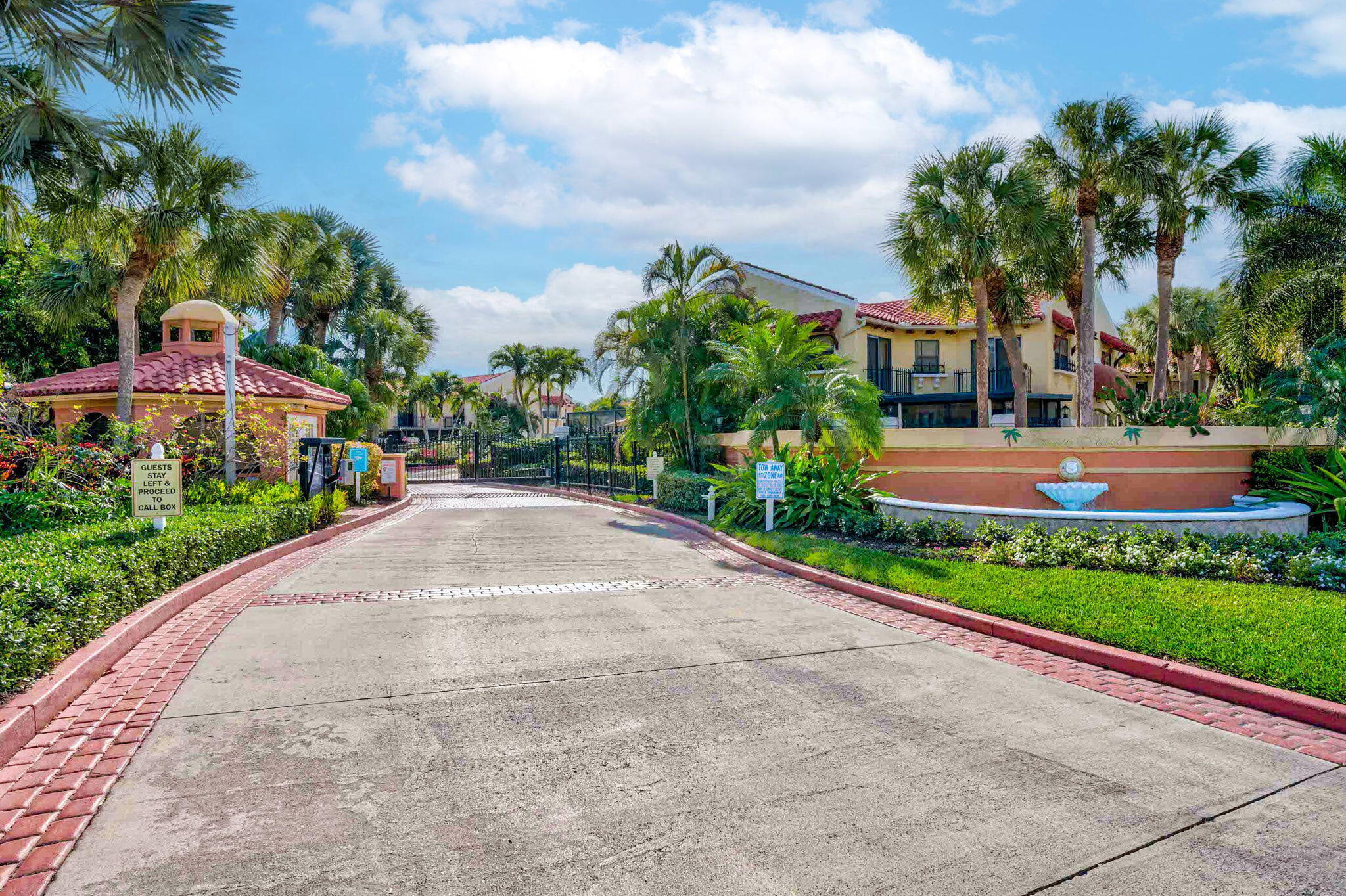42 Uno Lago, Juno Beach FL 33408
