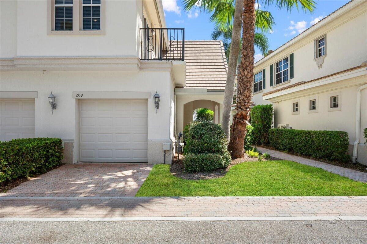 209 Evergrene, Palm Beach Gardens FL 33410