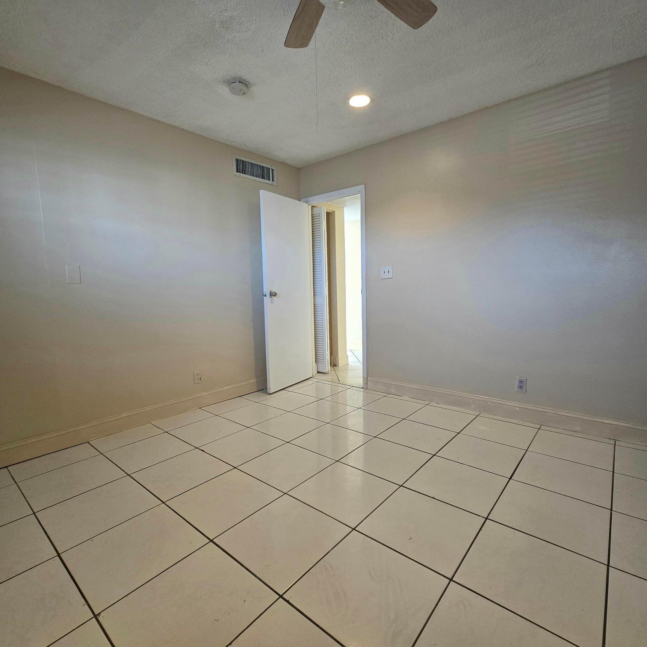 6061 N FALLS CIR #214, Lauderhill FL 33319