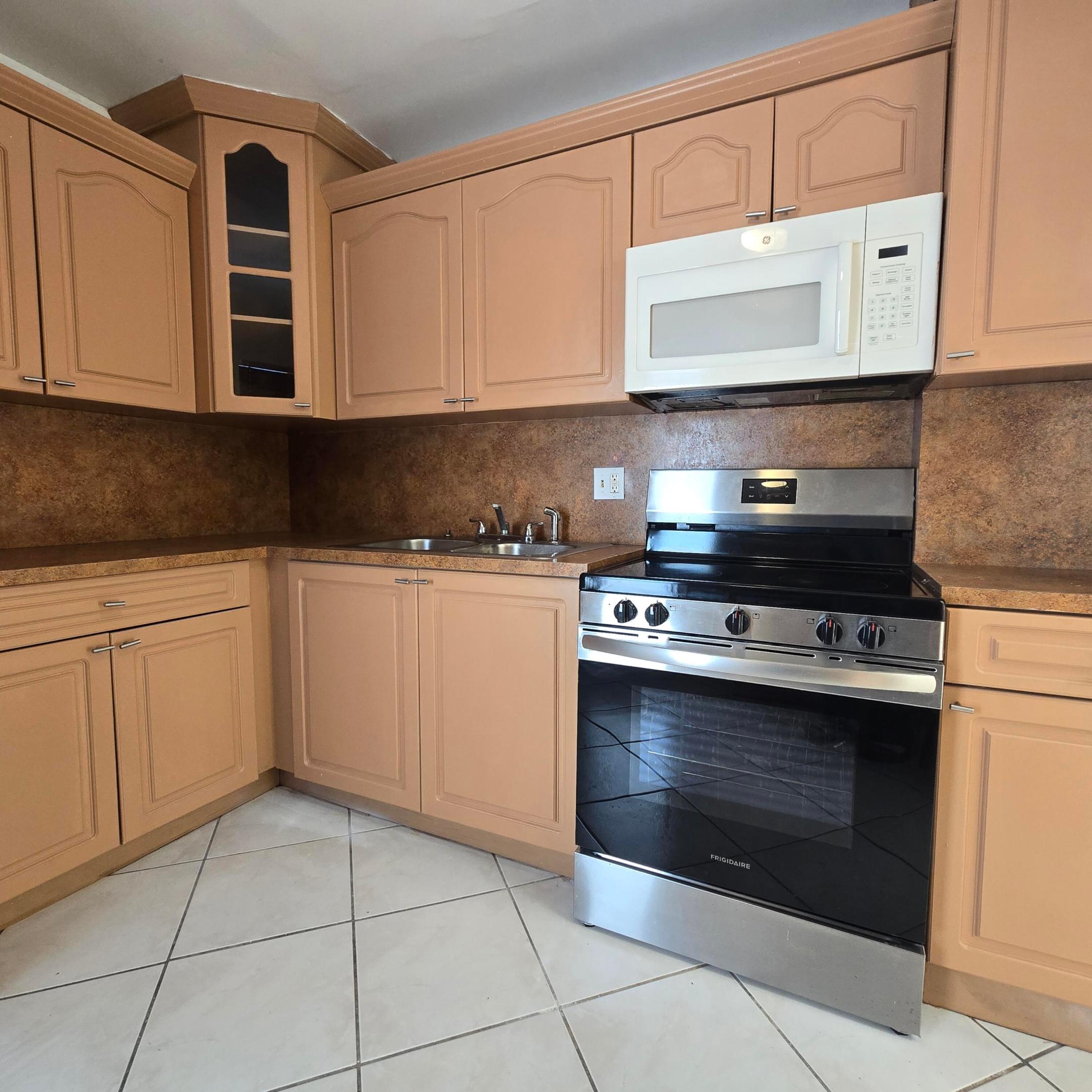 6061 N FALLS CIR #214, Lauderhill FL 33319
