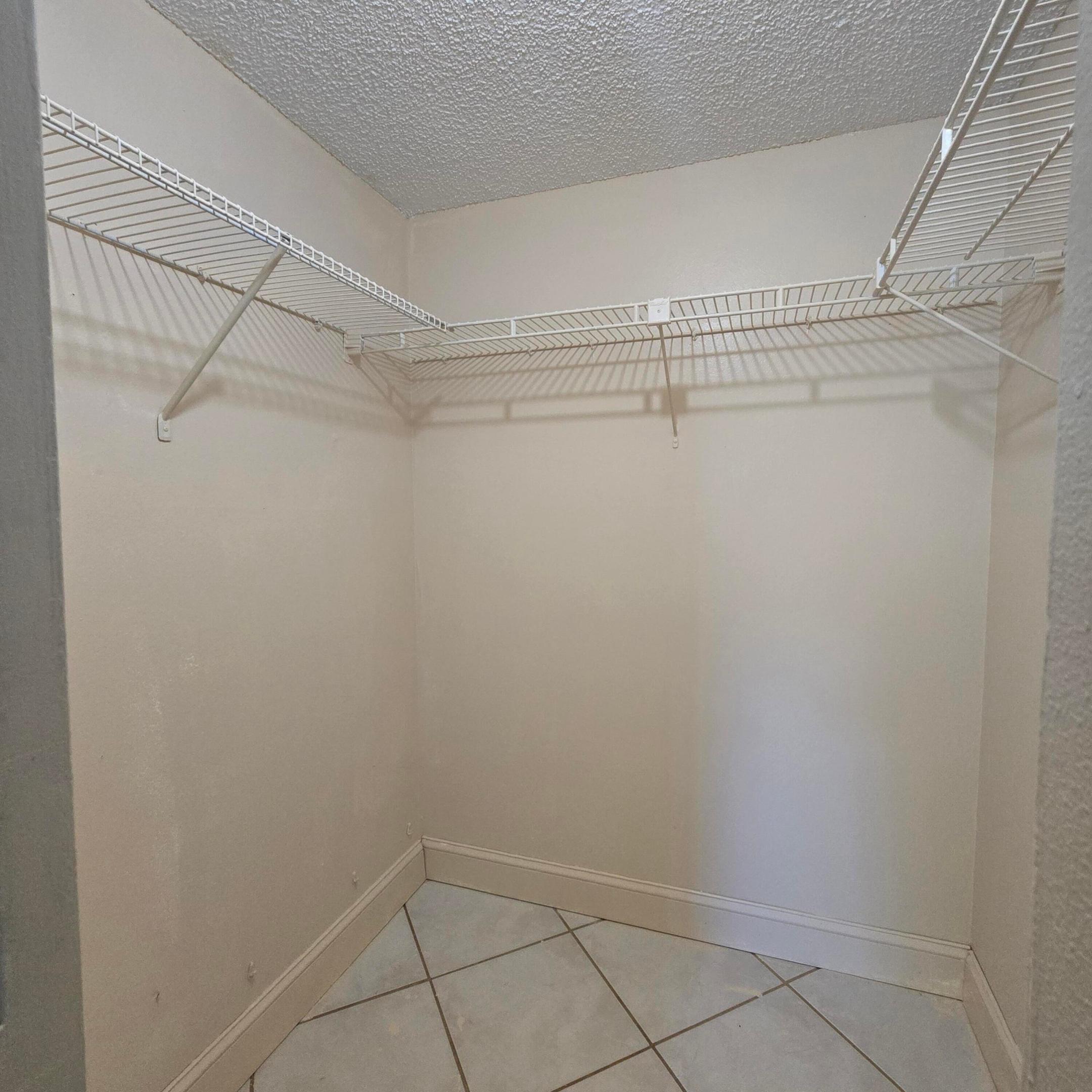 6061 N FALLS CIR #214, Lauderhill FL 33319
