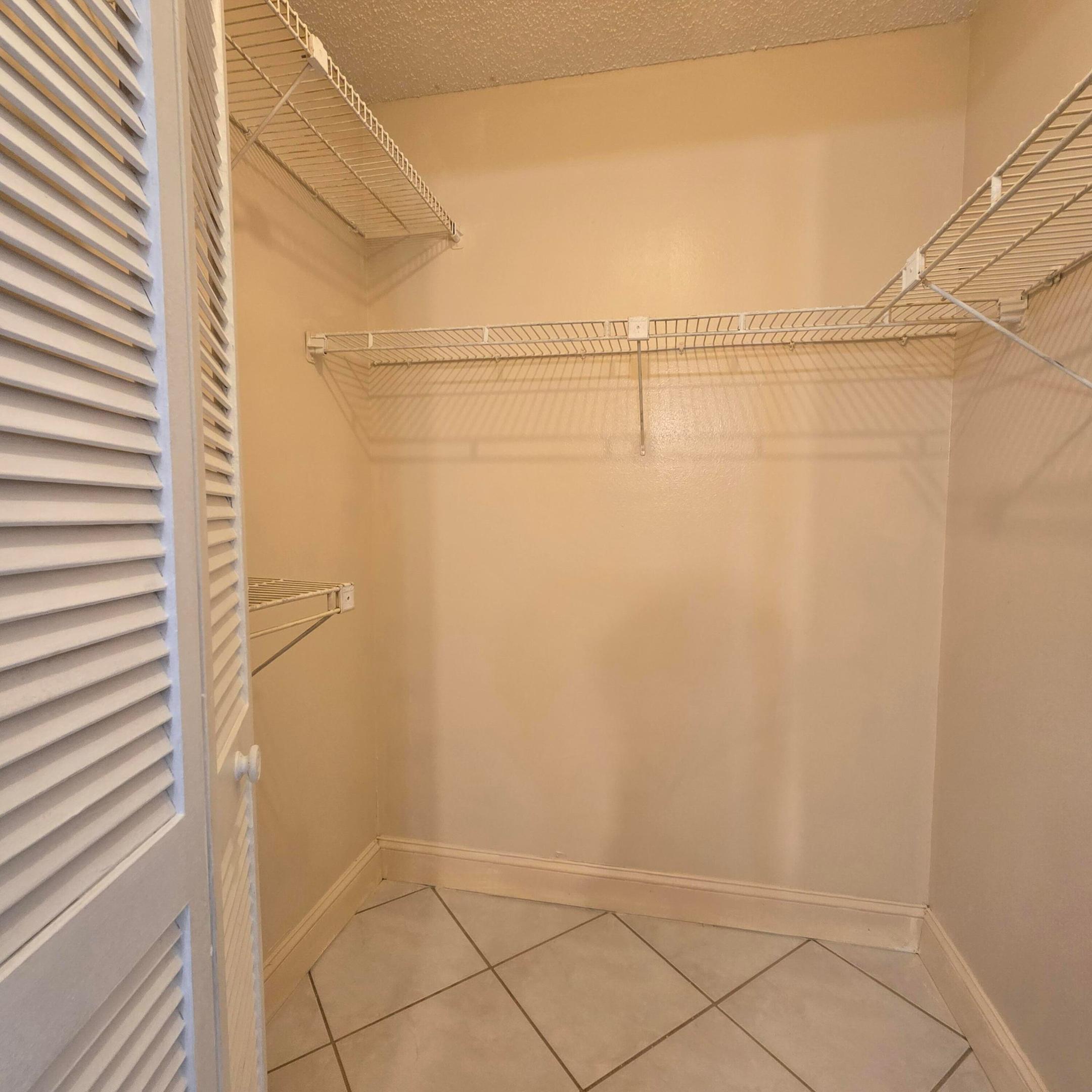 6061 N FALLS CIR #214, Lauderhill FL 33319